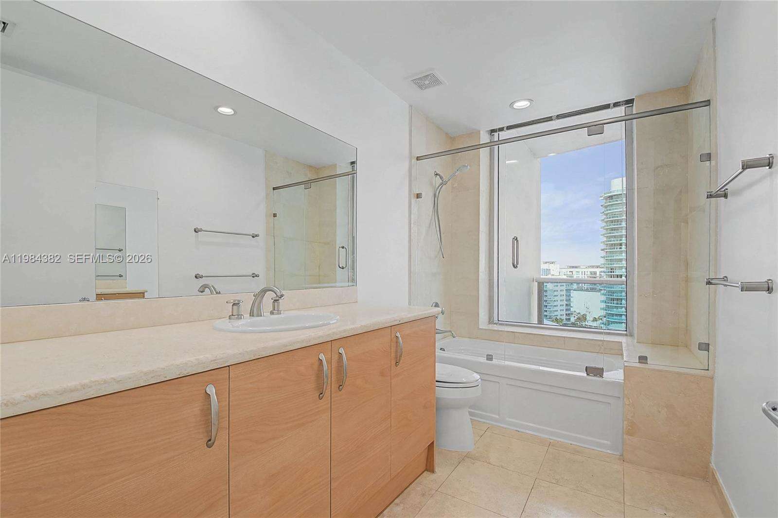 THE RESIDENCES AT THE BATH CLUB - 5959 Collins Ave, Miami Beach, FL 33140 | Picture 33