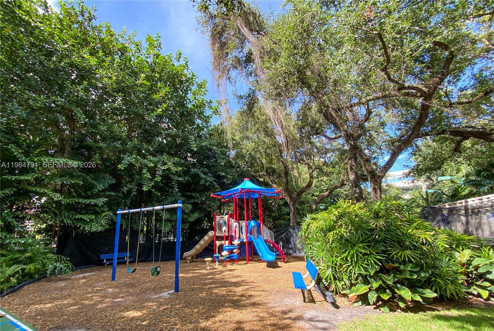 GROVENOR HOUSE - 2627 Bayshore Dr, Miami, FL 33133 | Picture 27