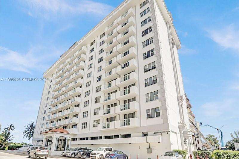 Carlisle On The Ocean at 9195 Collins Ave, Surfside, FL 33154 - For Sale photo 13