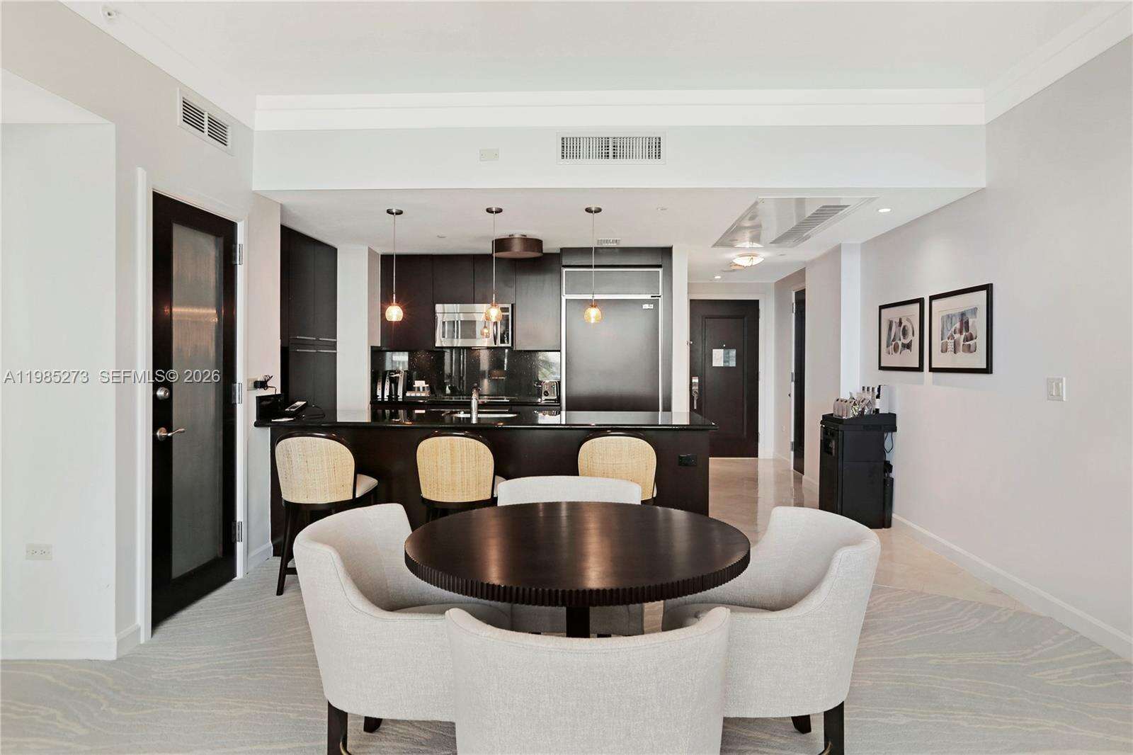 FONTAINEBLEAU III OCEAN CLUB - 4391 Collins Ave, Miami Beach, FL 33140 | Picture 11