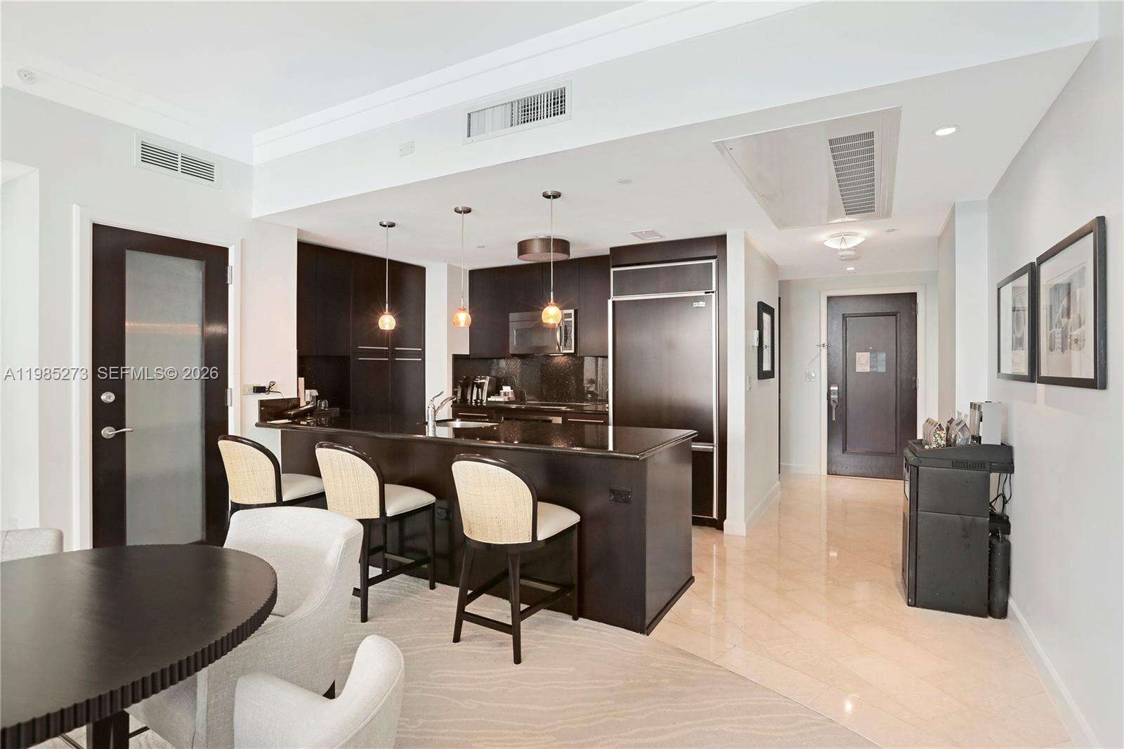 FONTAINEBLEAU III OCEAN CLUB - 4391 Collins Ave, Miami Beach, FL 33140 | Picture 12