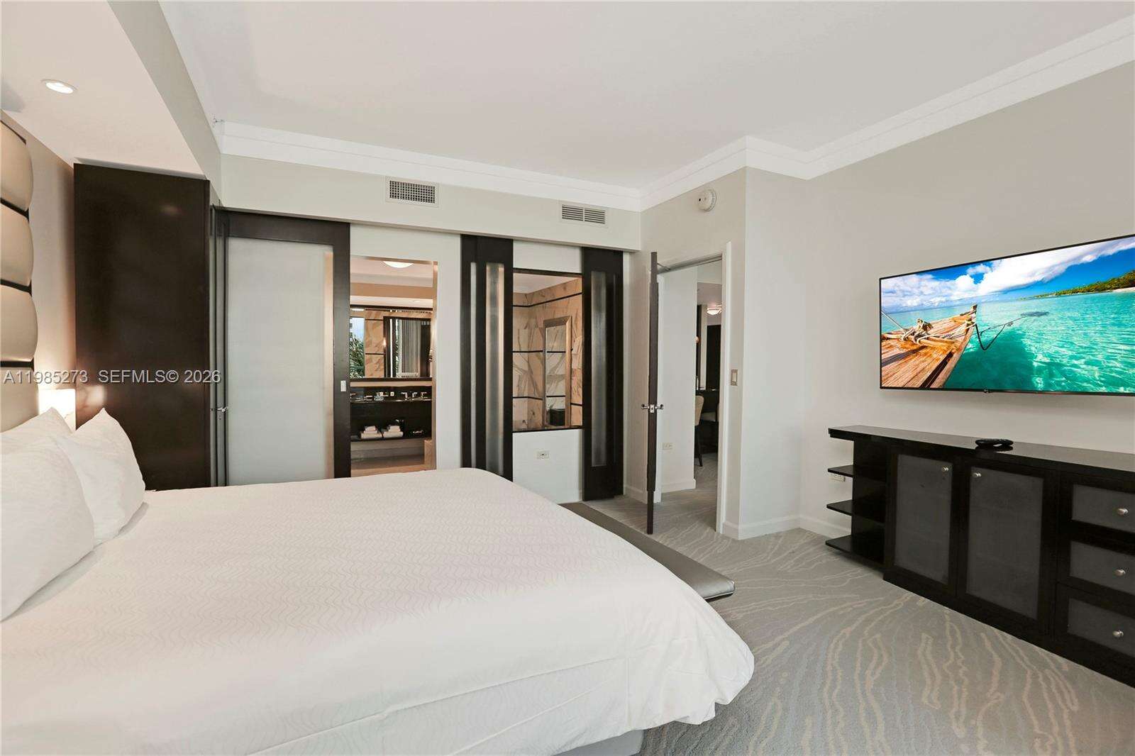 FONTAINEBLEAU III OCEAN CLUB - 4391 Collins Ave, Miami Beach, FL 33140 | Picture 16