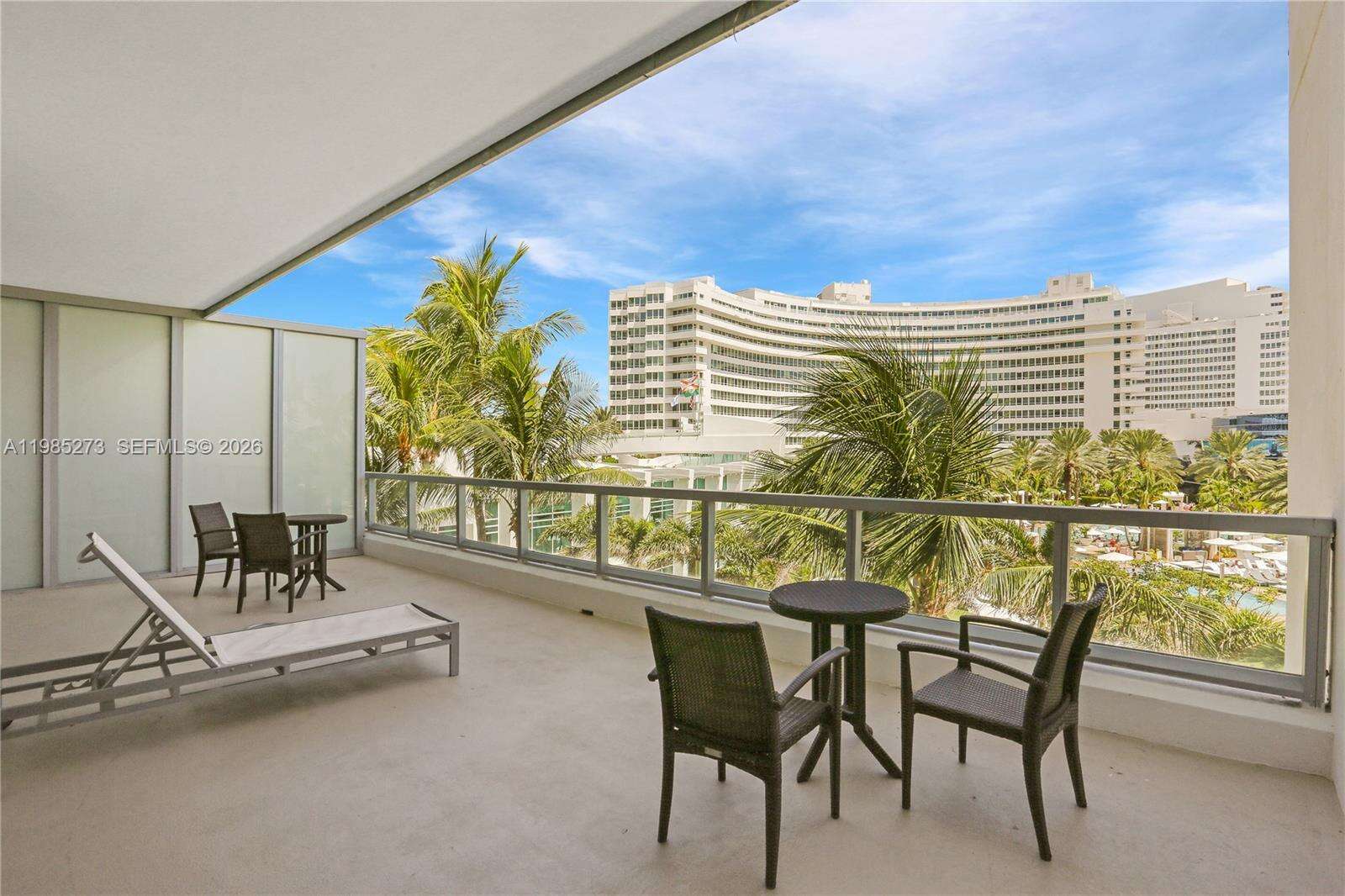 FONTAINEBLEAU III OCEAN CLUB - 4391 Collins Ave, Miami Beach, FL 33140 | Picture 3