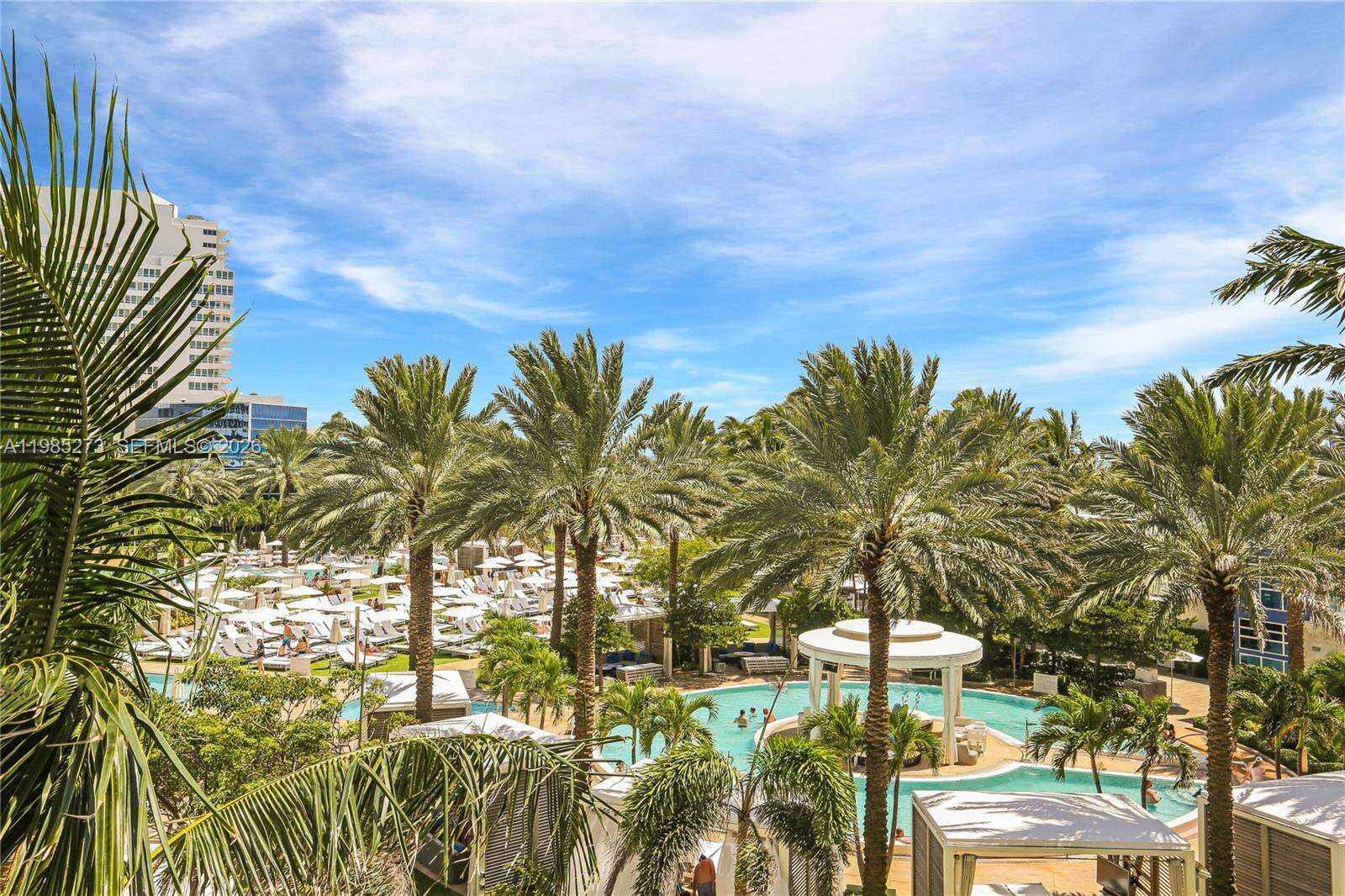 FONTAINEBLEAU III OCEAN CLUB - 4391 Collins Ave, Miami Beach, FL 33140 | Picture 5