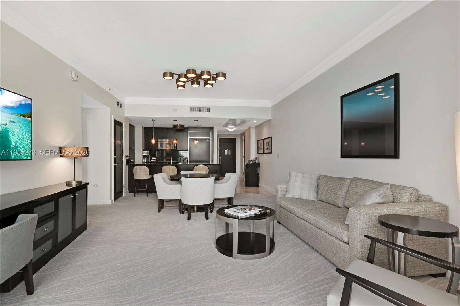 FONTAINEBLEAU III OCEAN CLUB - 4391 Collins Ave, Miami Beach, FL 33140 | Picture 8