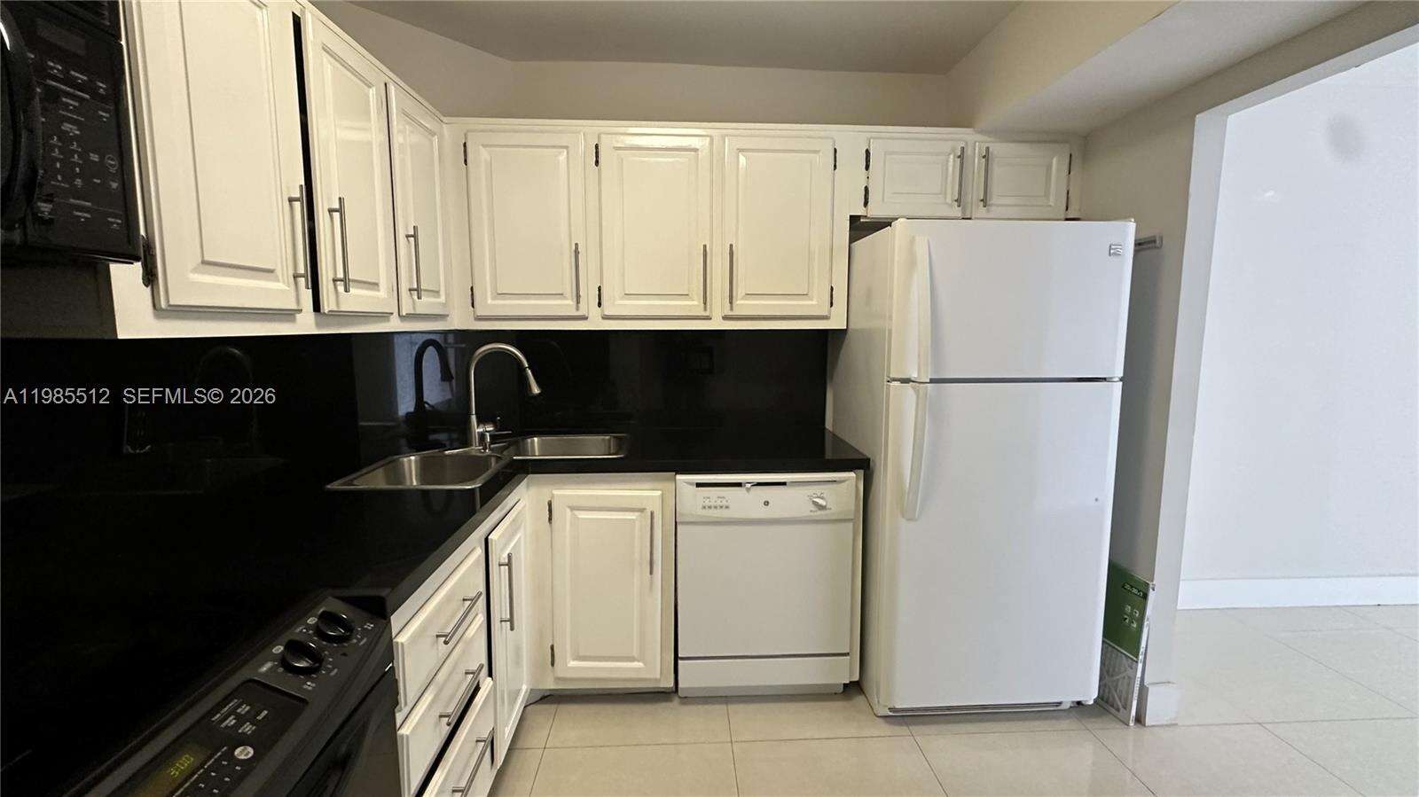 Brickell Bay Club at 2333 Brickell Ave, Miami, FL 33129 - For Sale photo 14