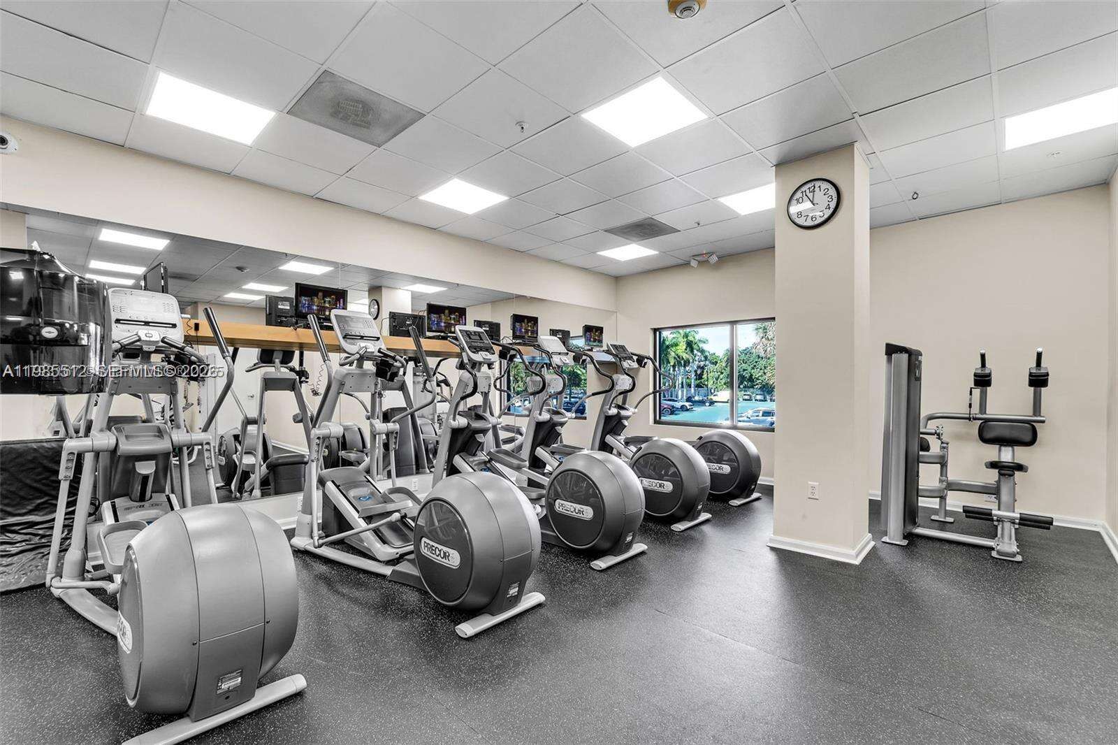 Brickell Bay Club at 2333 Brickell Ave, Miami, FL 33129 - For Sale photo 27