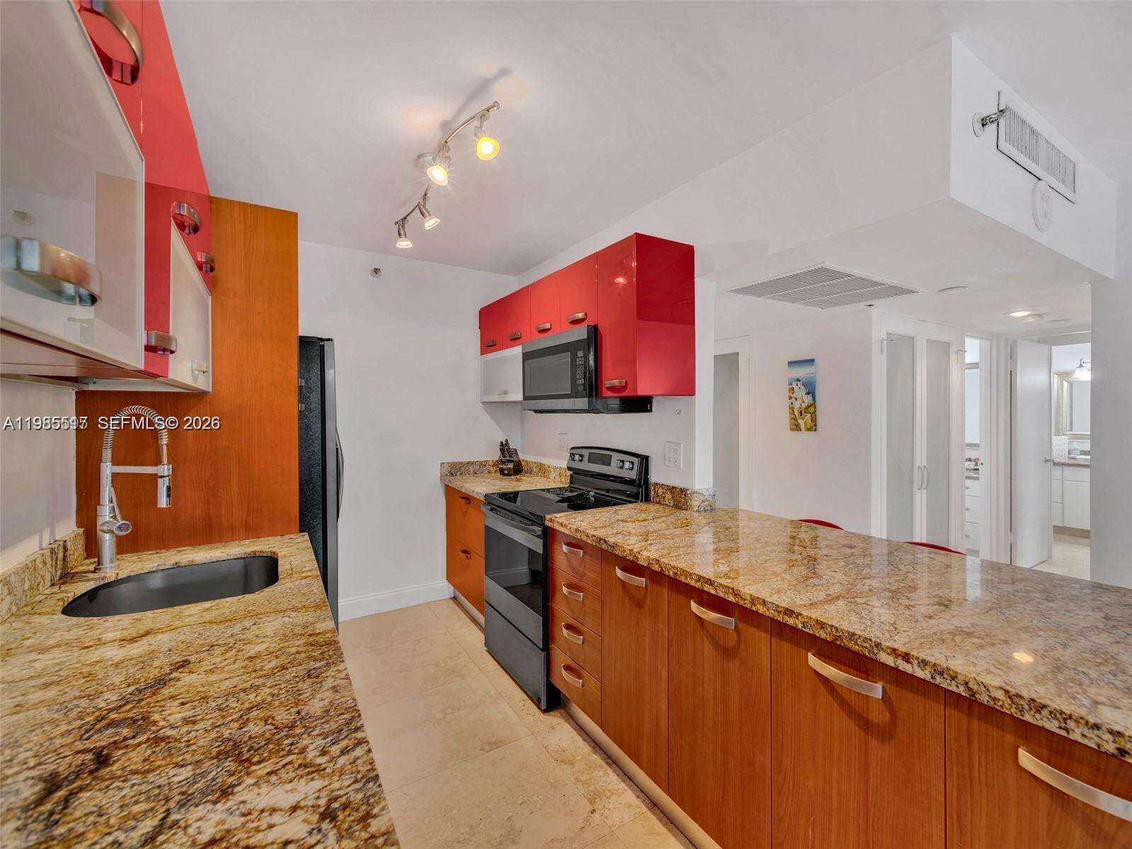 Decoplage at 100 Lincoln Rd, Miami Beach, FL 33139 - For Sale photo 5