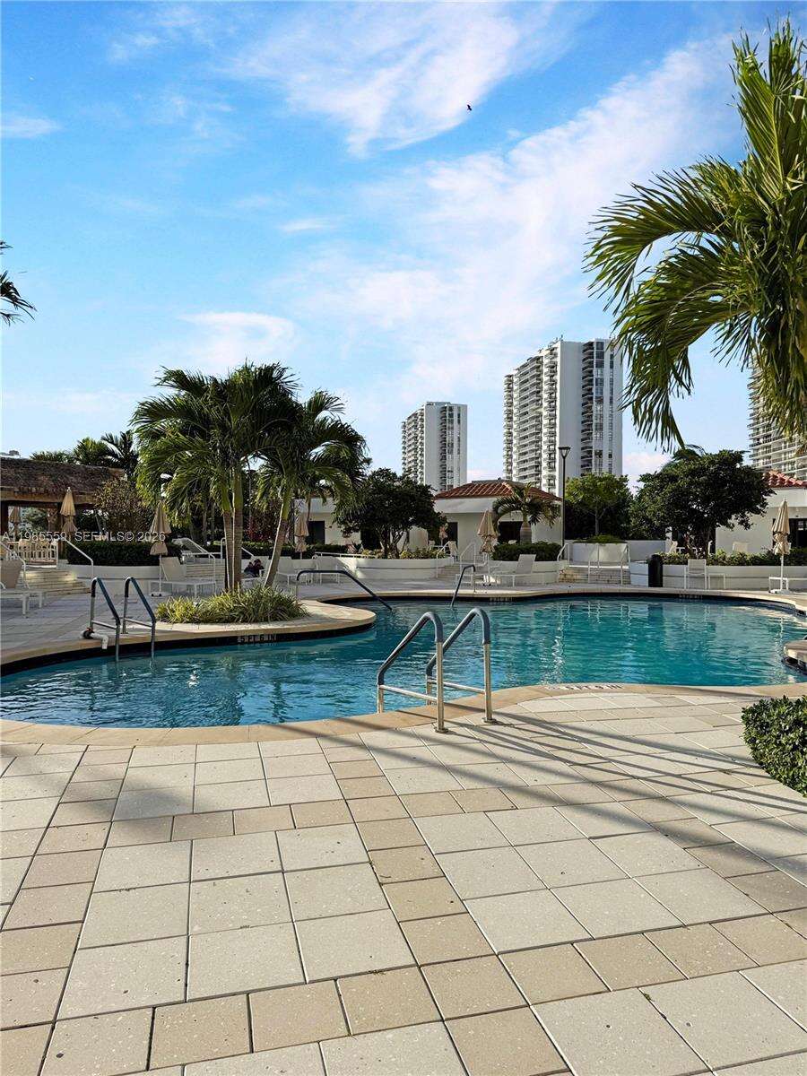 Hamptons West at 20281 Country Club Dr, Aventura, FL 33180 - For Sale photo 18