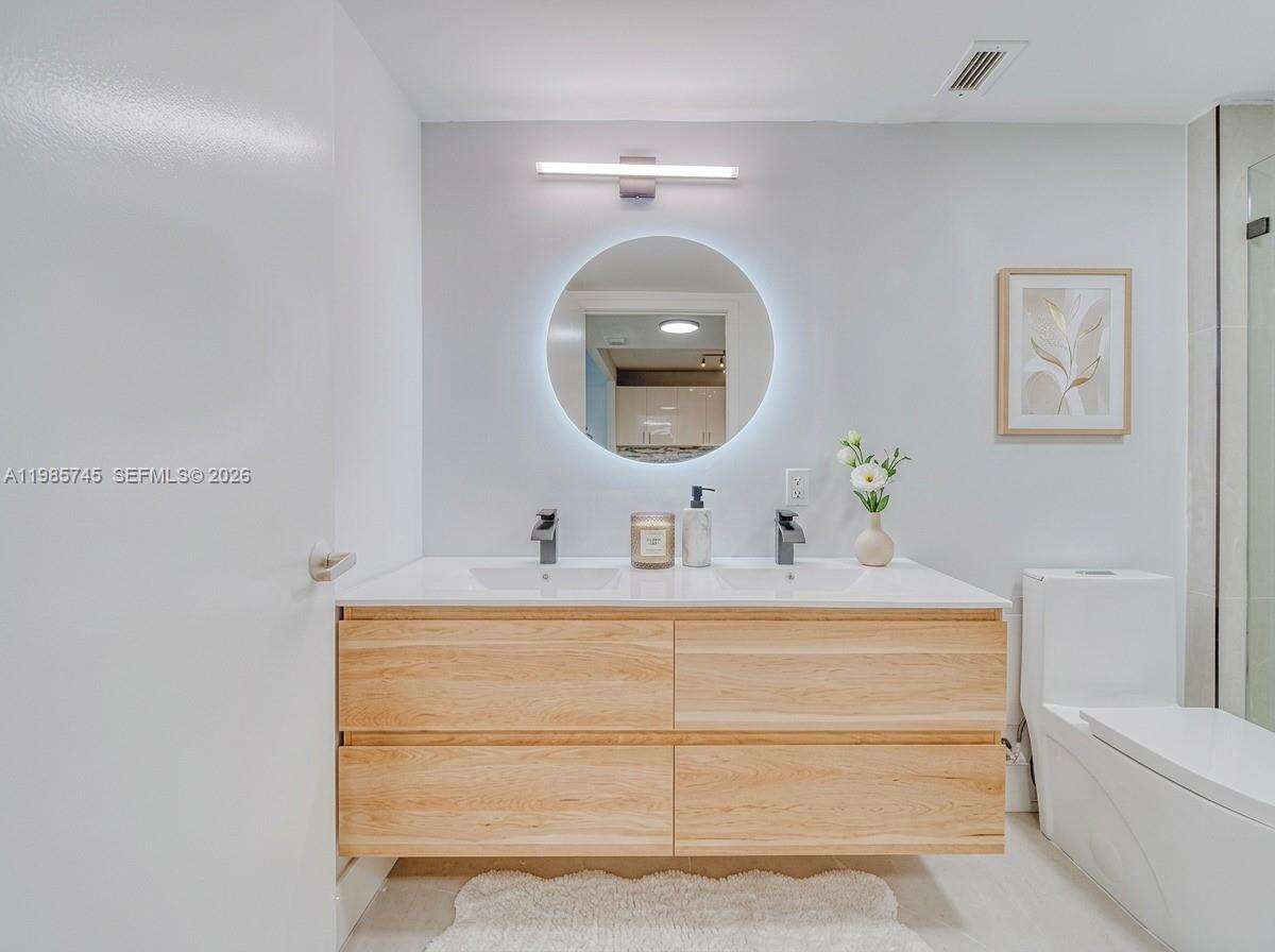 Roney Palace at 2301 Collins Ave, Miami Beach, FL 33139 - For Sale photo 17