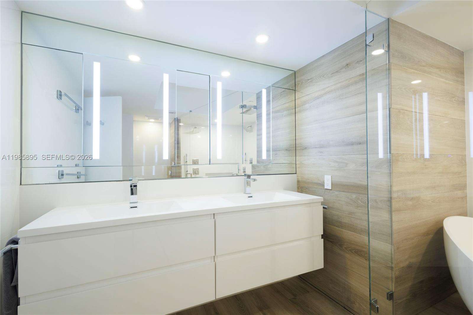 Harborside At The Waterways at 3640 Yacht Club Dr, Aventura, FL 33180 - For Sale photo 16