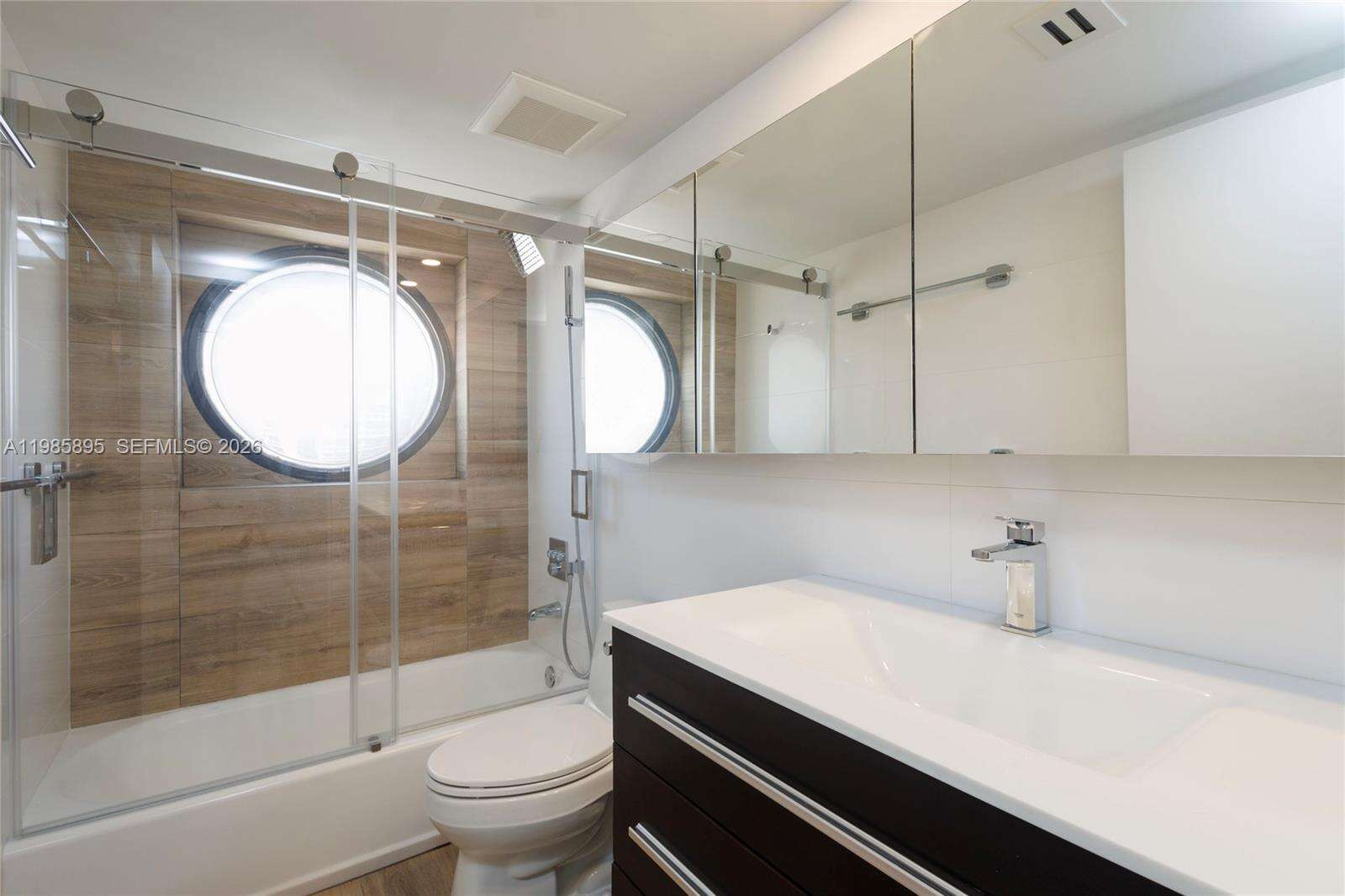 Harborside At The Waterways at 3640 Yacht Club Dr, Aventura, FL 33180 - For Sale photo 20