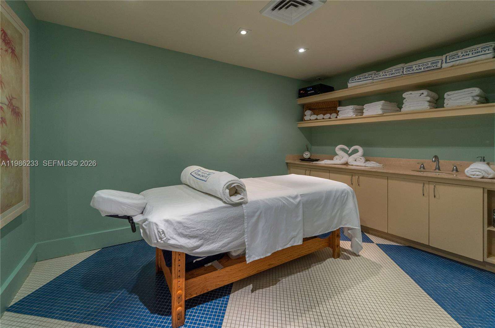 1500 OCEAN DRIVE - 1500 Ocean Dr, Miami Beach, FL 33139 | Picture 298