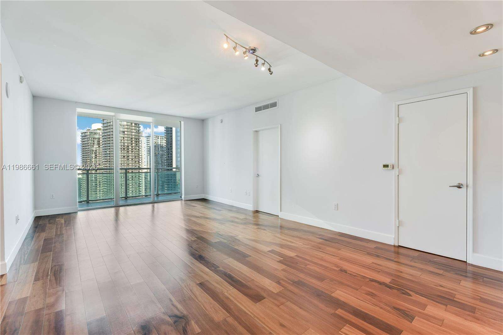 The Plaza On Brickell West at 951 Brickell Ave, Miami, FL 33131 - For Sale photo 7