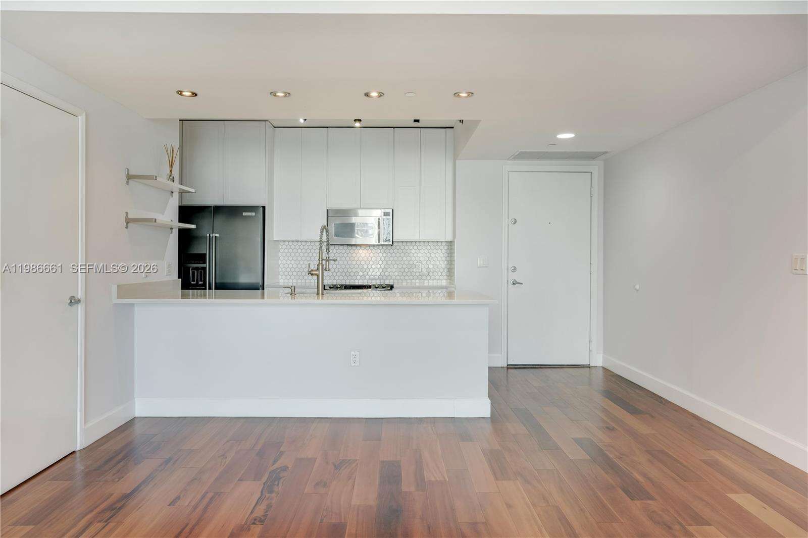 The Plaza On Brickell West at 951 Brickell Ave, Miami, FL 33131 - For Sale photo 9