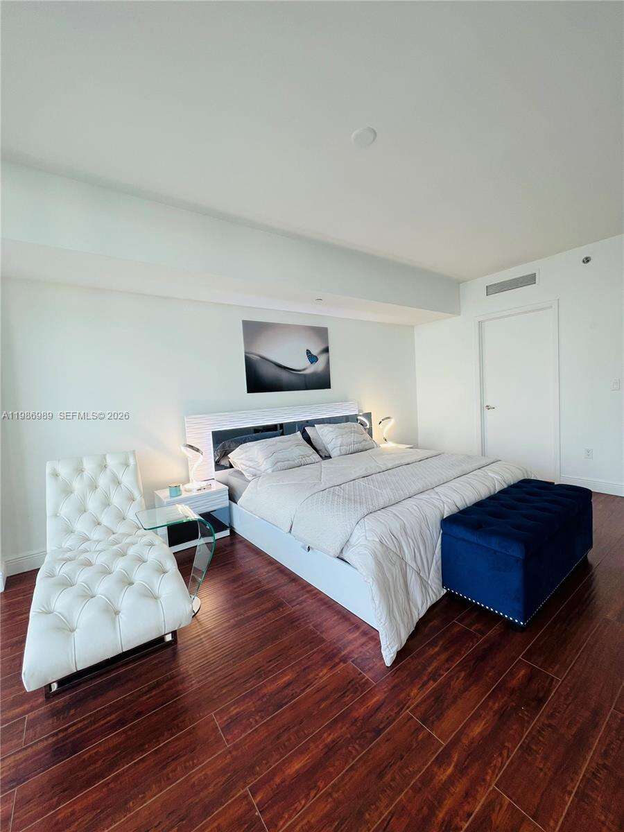 Icon Brickell 2 at 495 Brickell Ave, Miami, FL 33131 - For Sale photo 11