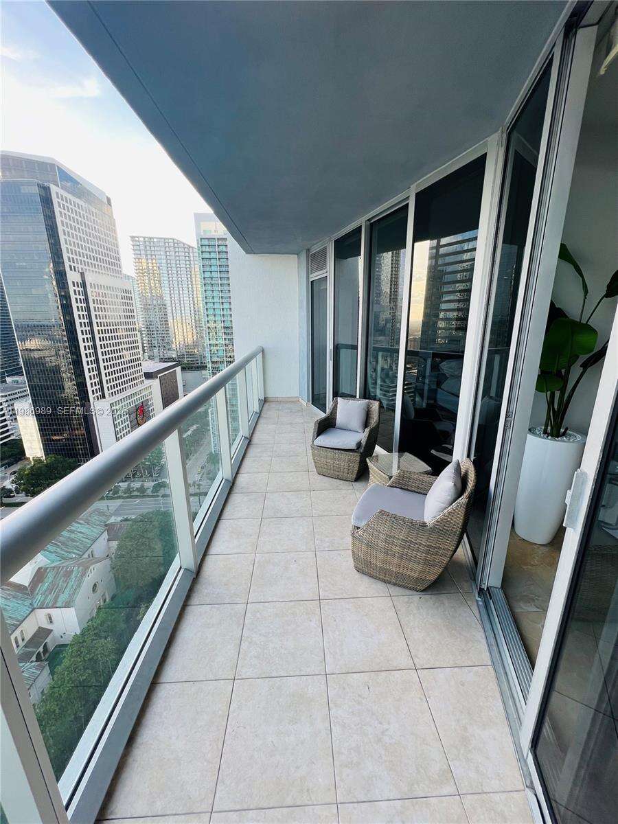 Icon Brickell 2 at 495 Brickell Ave, Miami, FL 33131 - For Sale photo 8