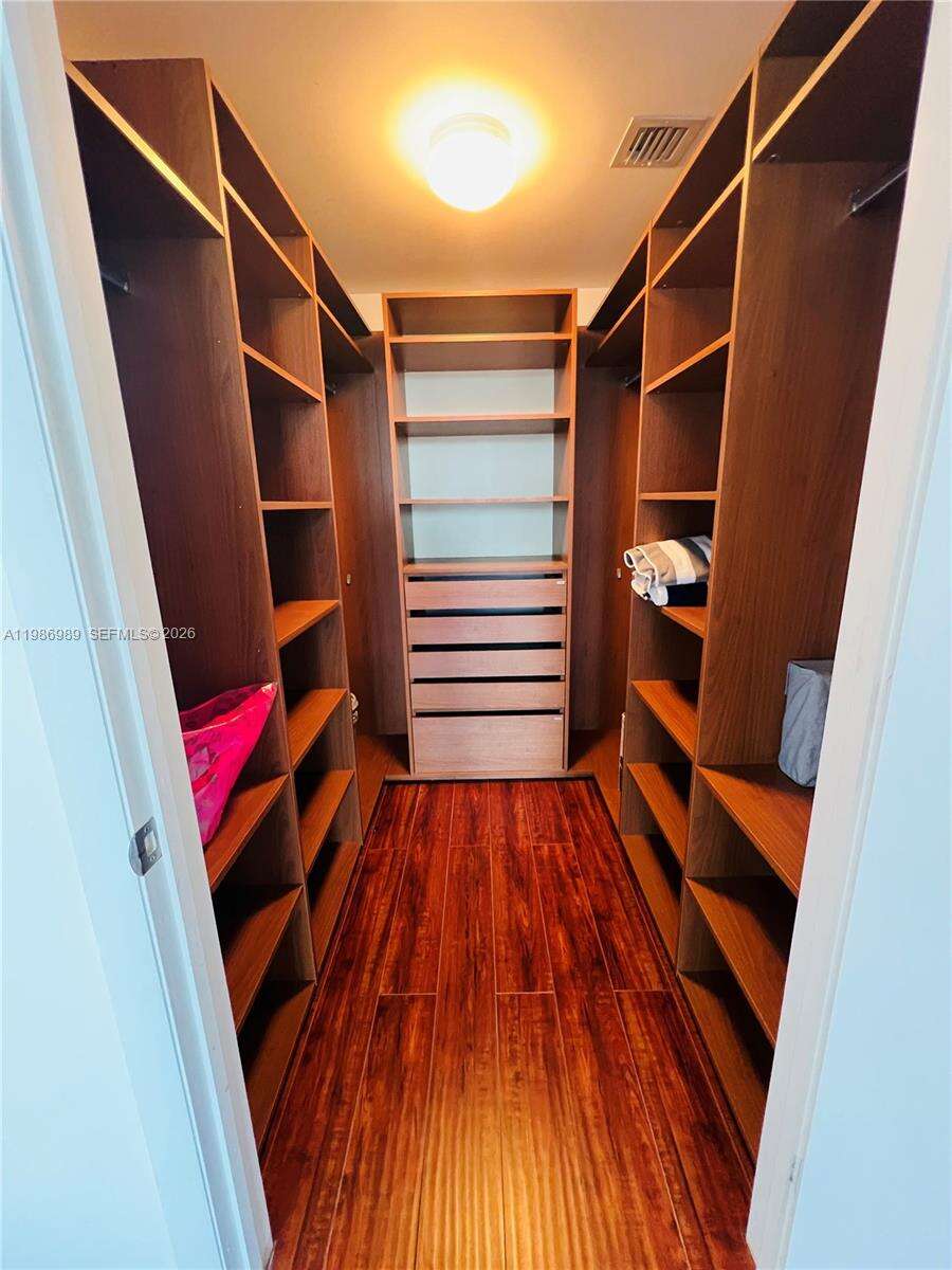 Icon Brickell 2 at 495 Brickell Ave, Miami, FL 33131 - For Sale photo 10