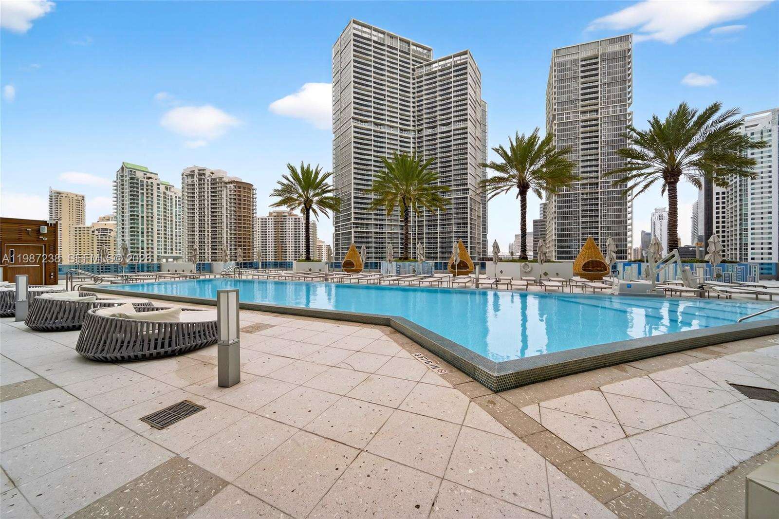 EPIC WEST - 200 Biscayne Blvd Way, Miami, FL 33131 | Picture 14
