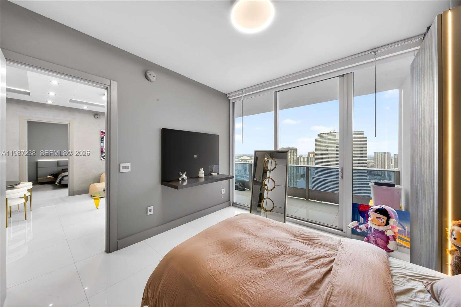 EPIC WEST - 200 Biscayne Blvd Way, Miami, FL 33131 | Picture 37