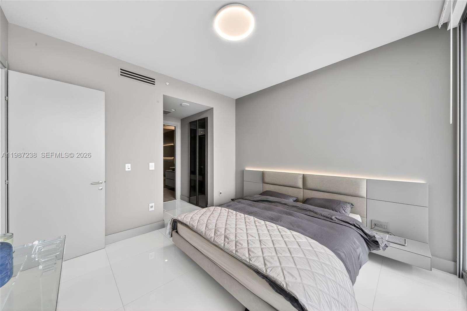 EPIC WEST - 200 Biscayne Blvd Way, Miami, FL 33131 | Picture 45