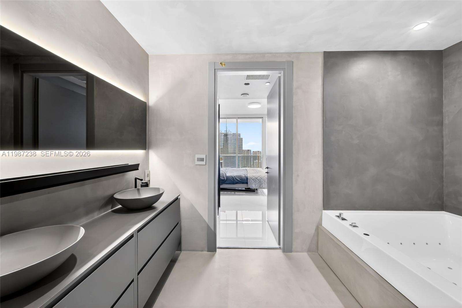 EPIC WEST - 200 Biscayne Blvd Way, Miami, FL 33131 | Picture 52