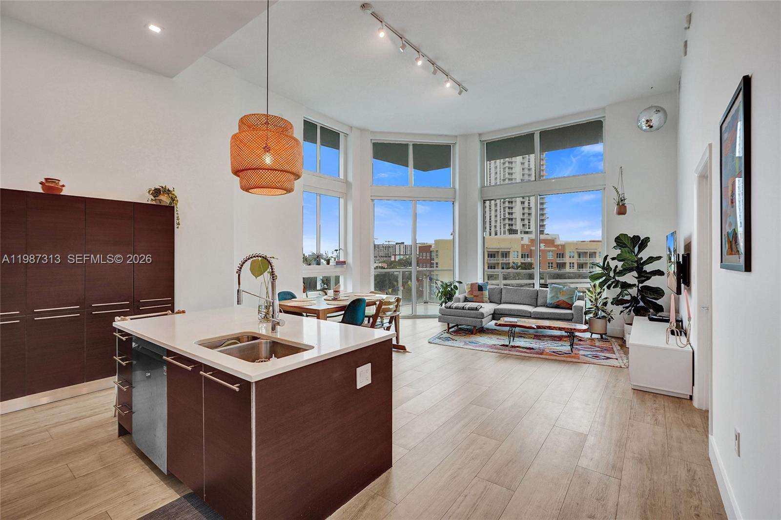 Quantum On The Bay at 1900 Bayshore Dr, Miami, FL 33132 - For Sale photo 4
