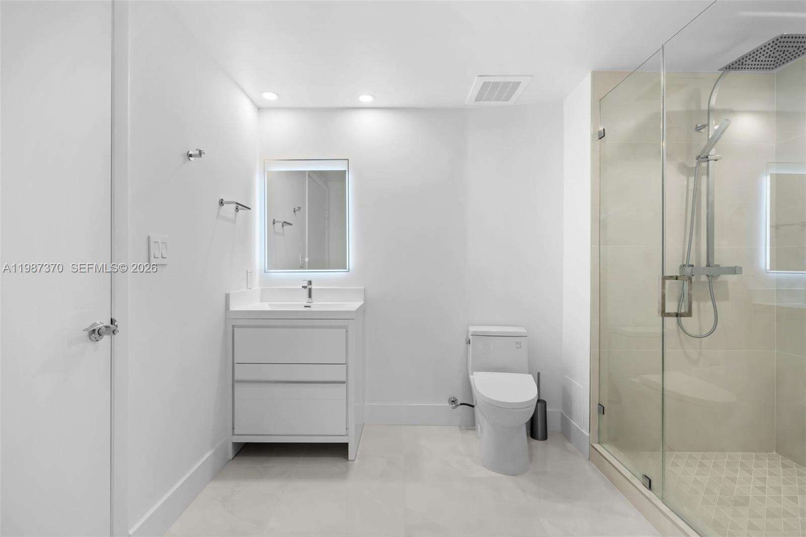 The Beach Club at 1850 Ocean Dr, Hallandale Beach, FL 33009 - For Sale photo 17