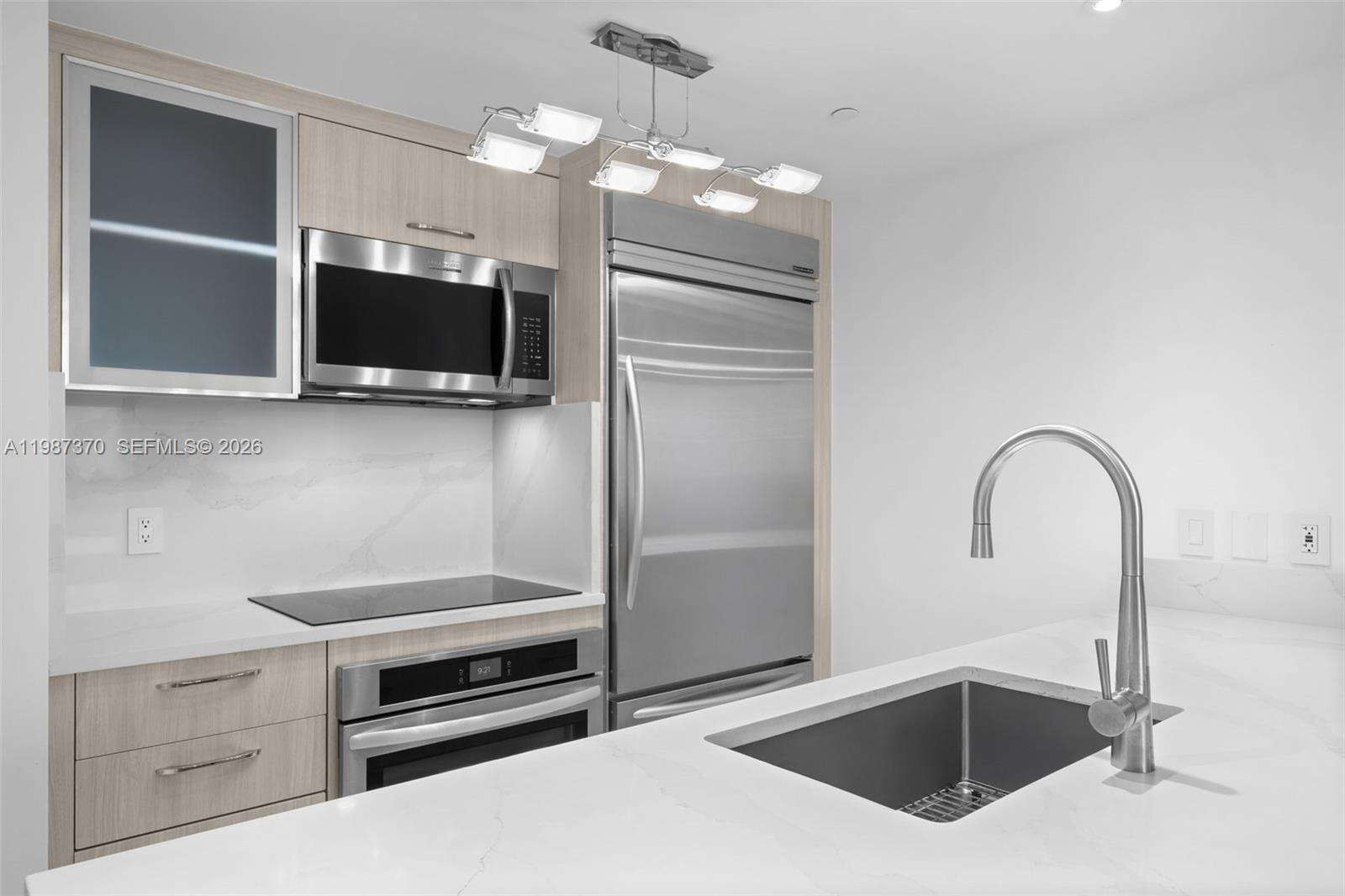 The Beach Club at 1850 Ocean Dr, Hallandale Beach, FL 33009 - For Sale photo 9