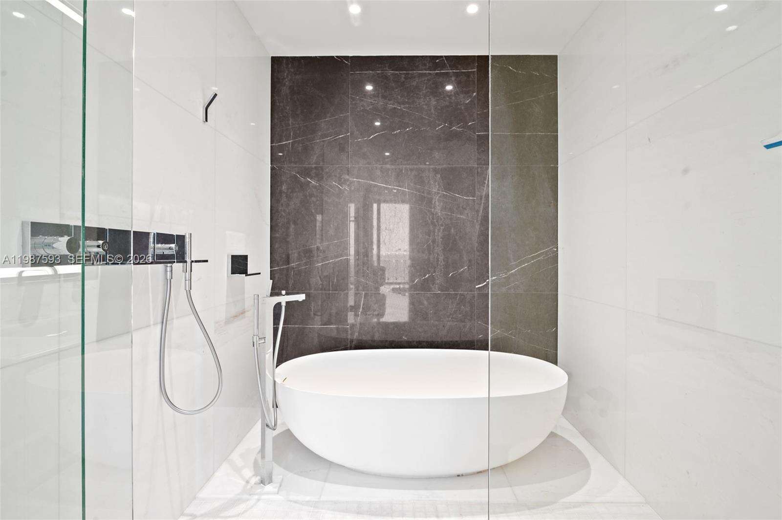 ASTON MARTIN RESIDENCES - 300 Biscayne Blvd Way, Miami, FL 33131 | Picture 17