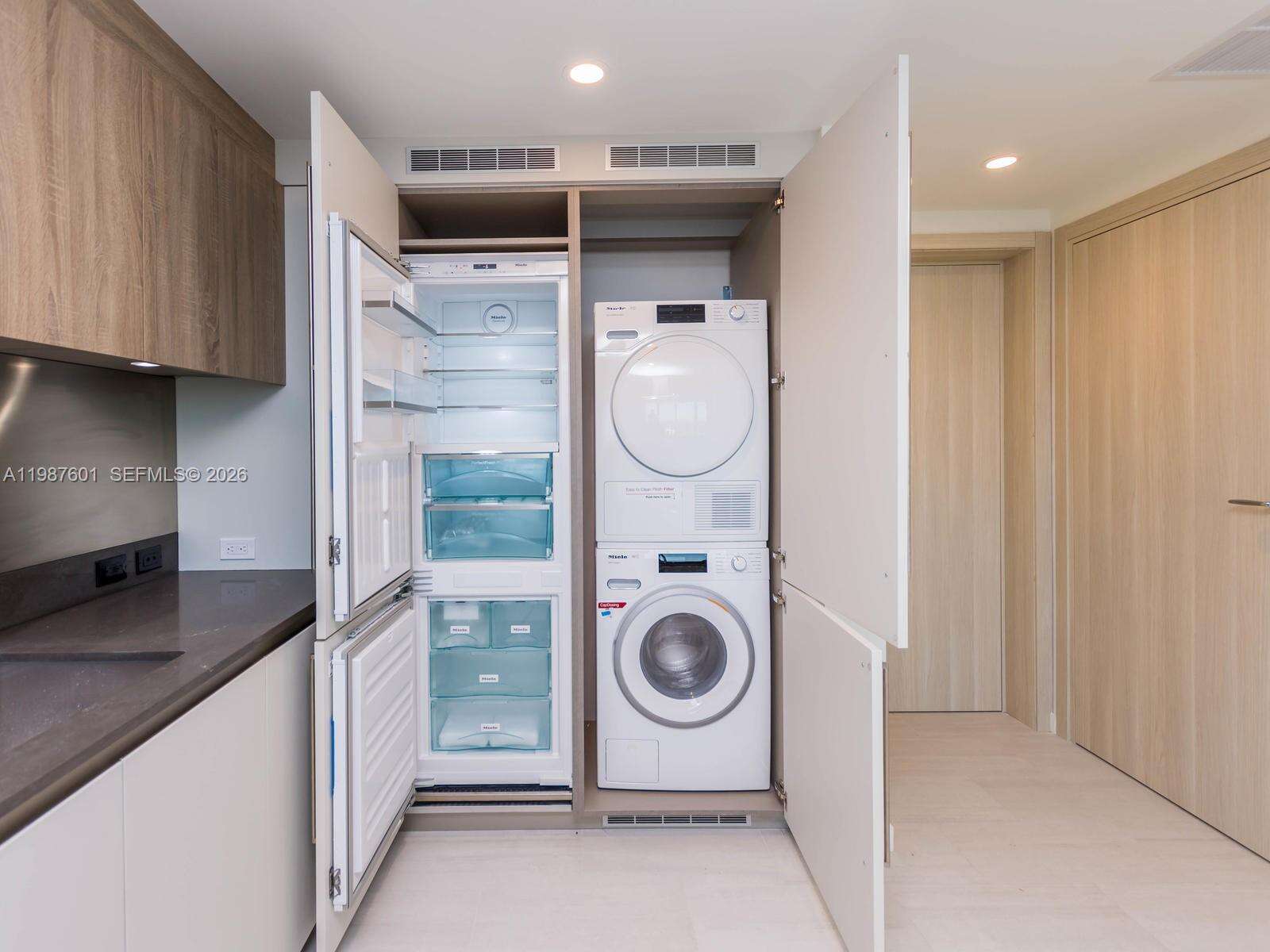 Brickell Flatiron at 1000 Brickell Plz, Miami, FL 33131 - For Sale photo 15
