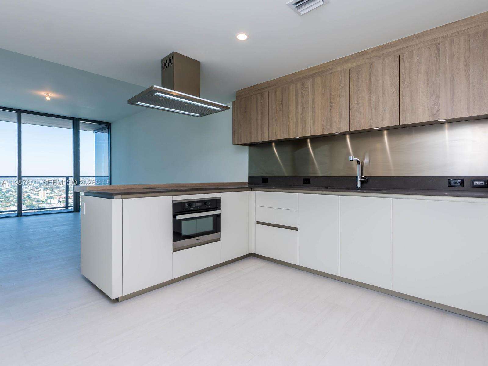 Brickell Flatiron at 1000 Brickell Plz, Miami, FL 33131 - For Sale photo 16