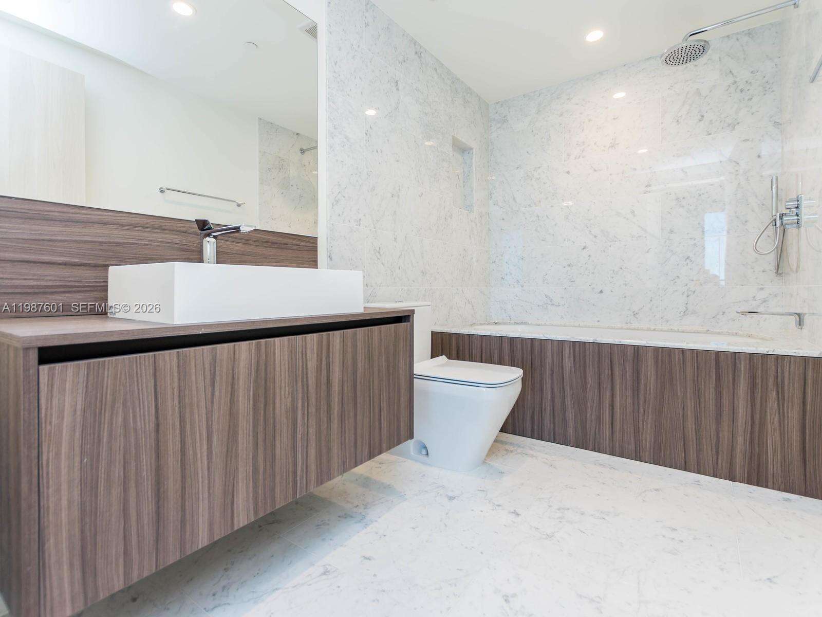 Brickell Flatiron at 1000 Brickell Plz, Miami, FL 33131 - For Sale photo 26