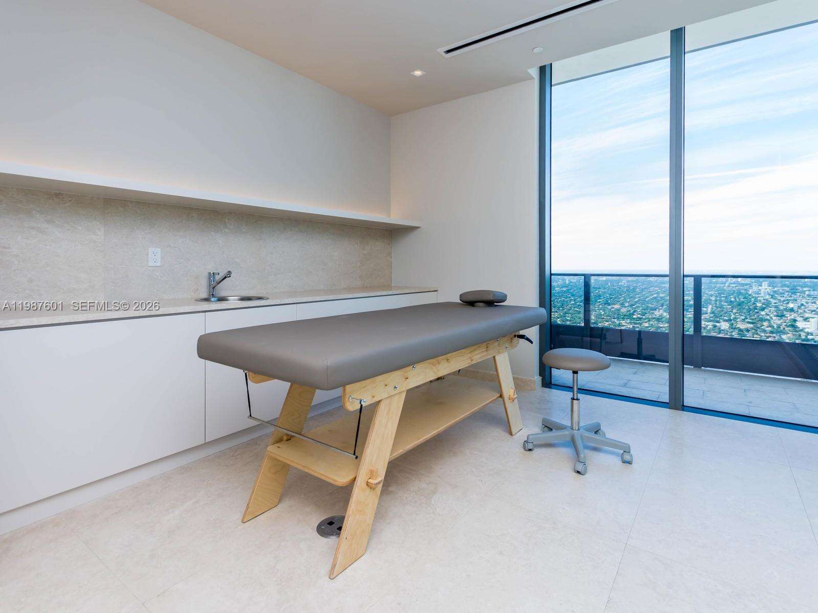 Brickell Flatiron at 1000 Brickell Plz, Miami, FL 33131 - For Sale photo 51