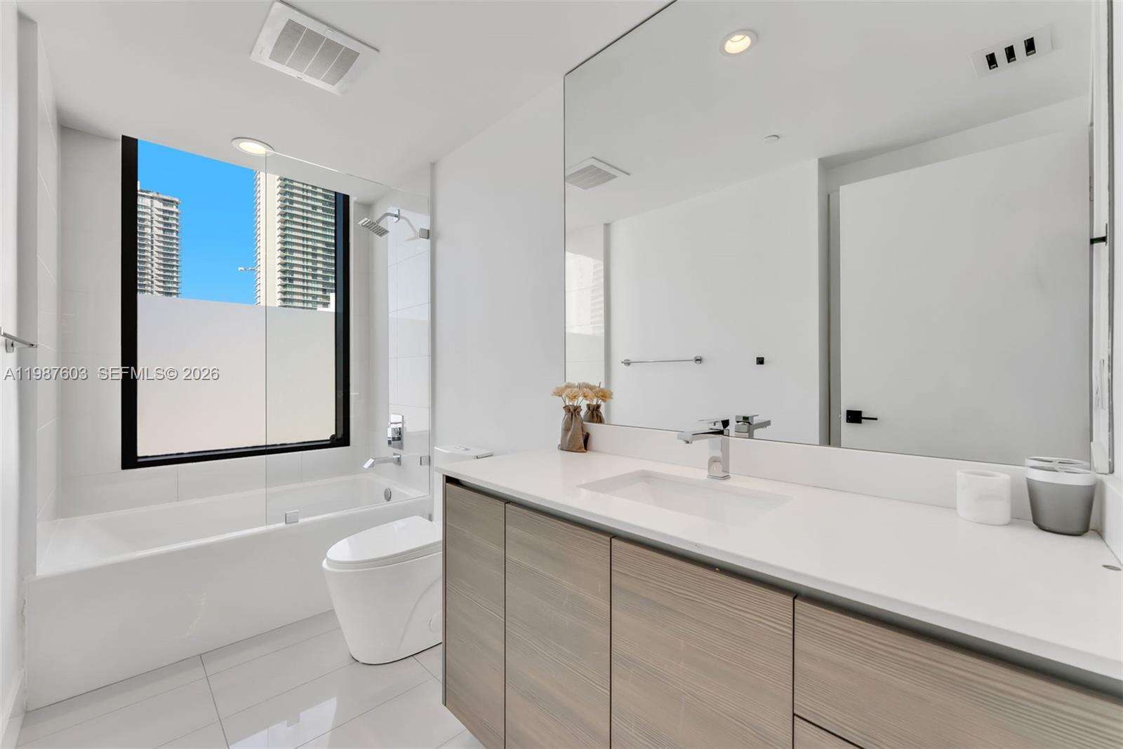 ICON BAY - 460 28 St, Miami, FL 33137 | Picture 14