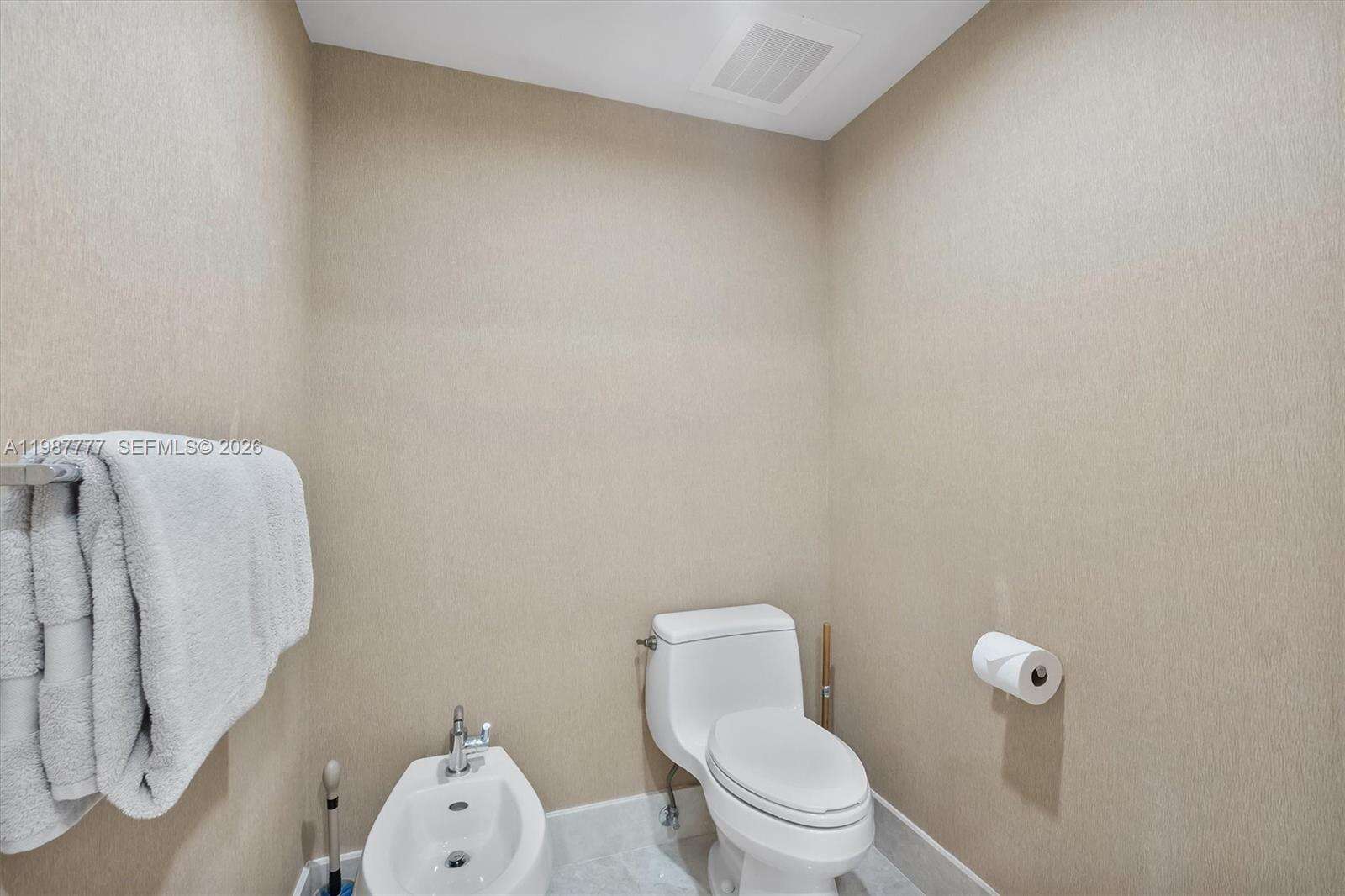 Jade Beach at 17001 Collins Ave, Sunny Isles Beach, FL 33160 - For Sale photo 16