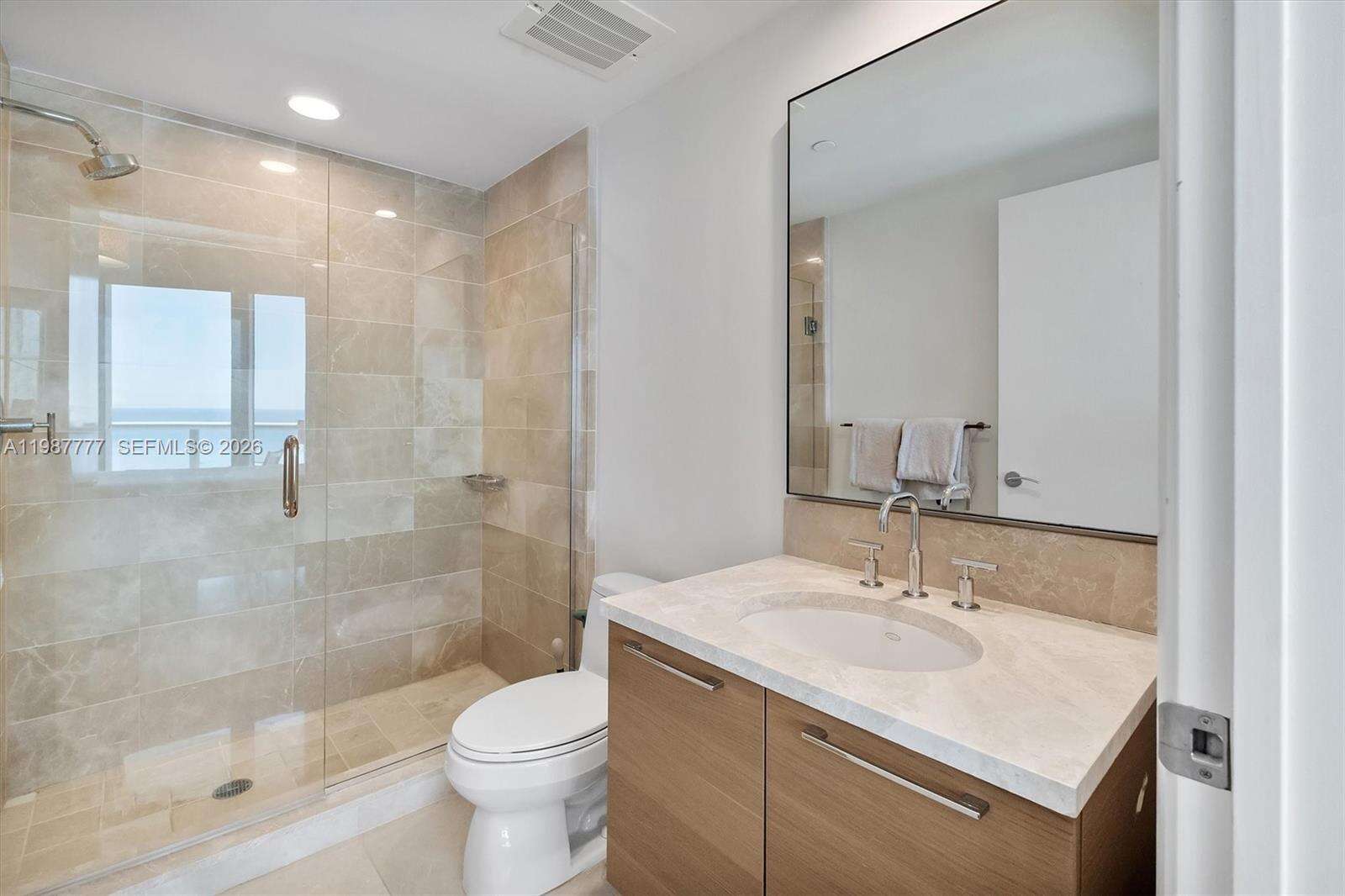 Jade Beach at 17001 Collins Ave, Sunny Isles Beach, FL 33160 - For Sale photo 19