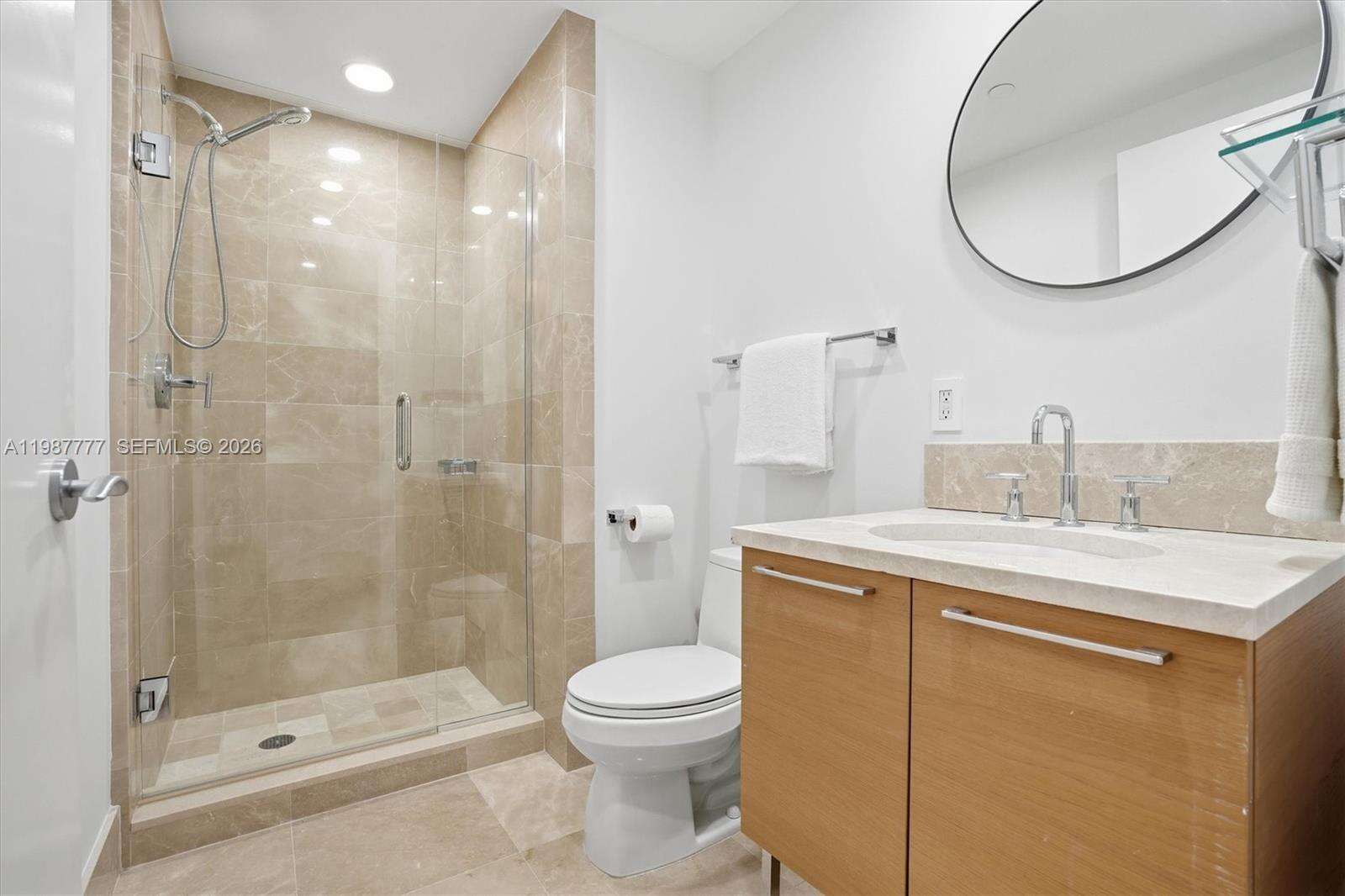 Jade Beach at 17001 Collins Ave, Sunny Isles Beach, FL 33160 - For Sale photo 22