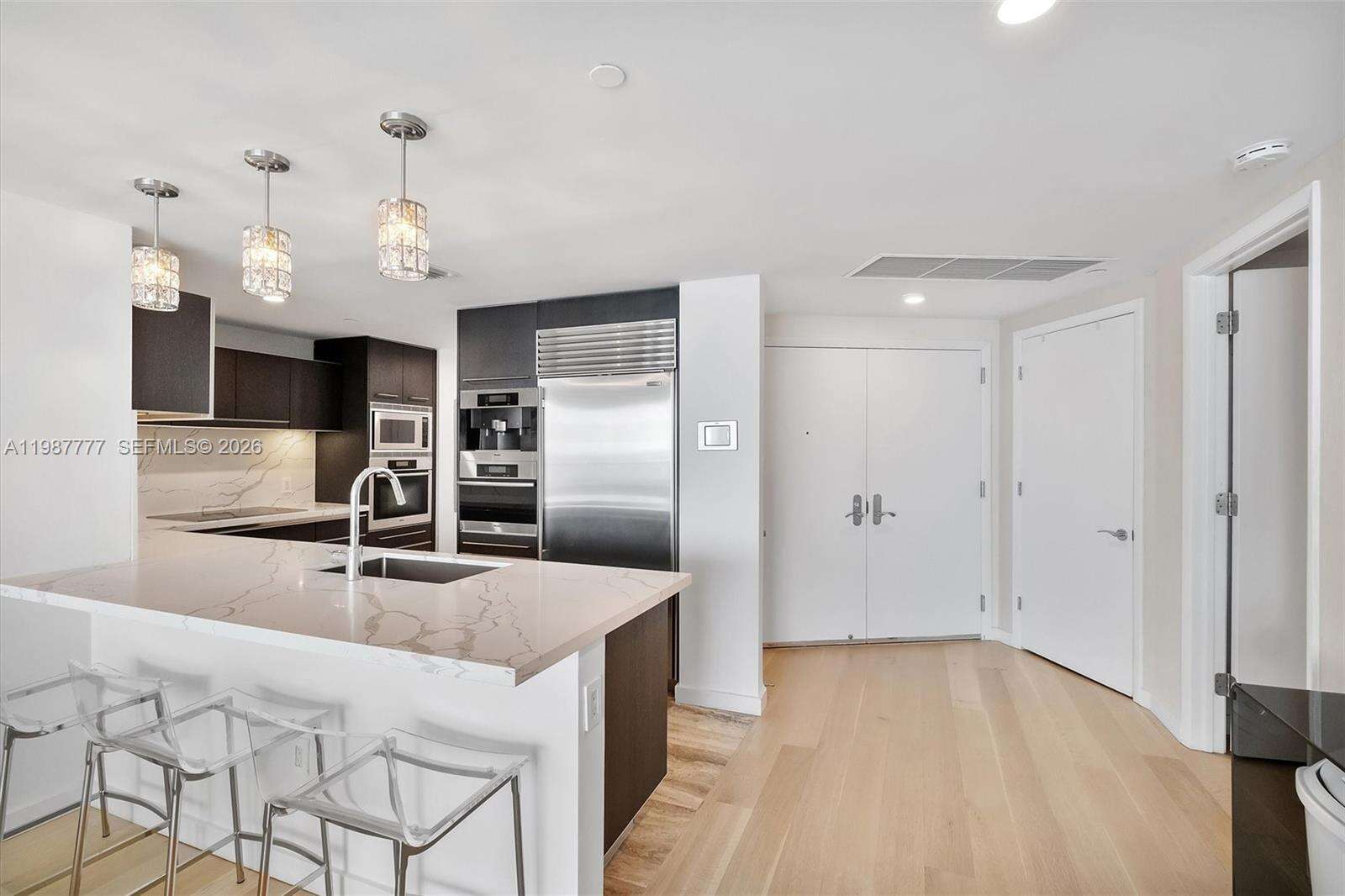Jade Beach at 17001 Collins Ave, Sunny Isles Beach, FL 33160 - For Sale photo 8
