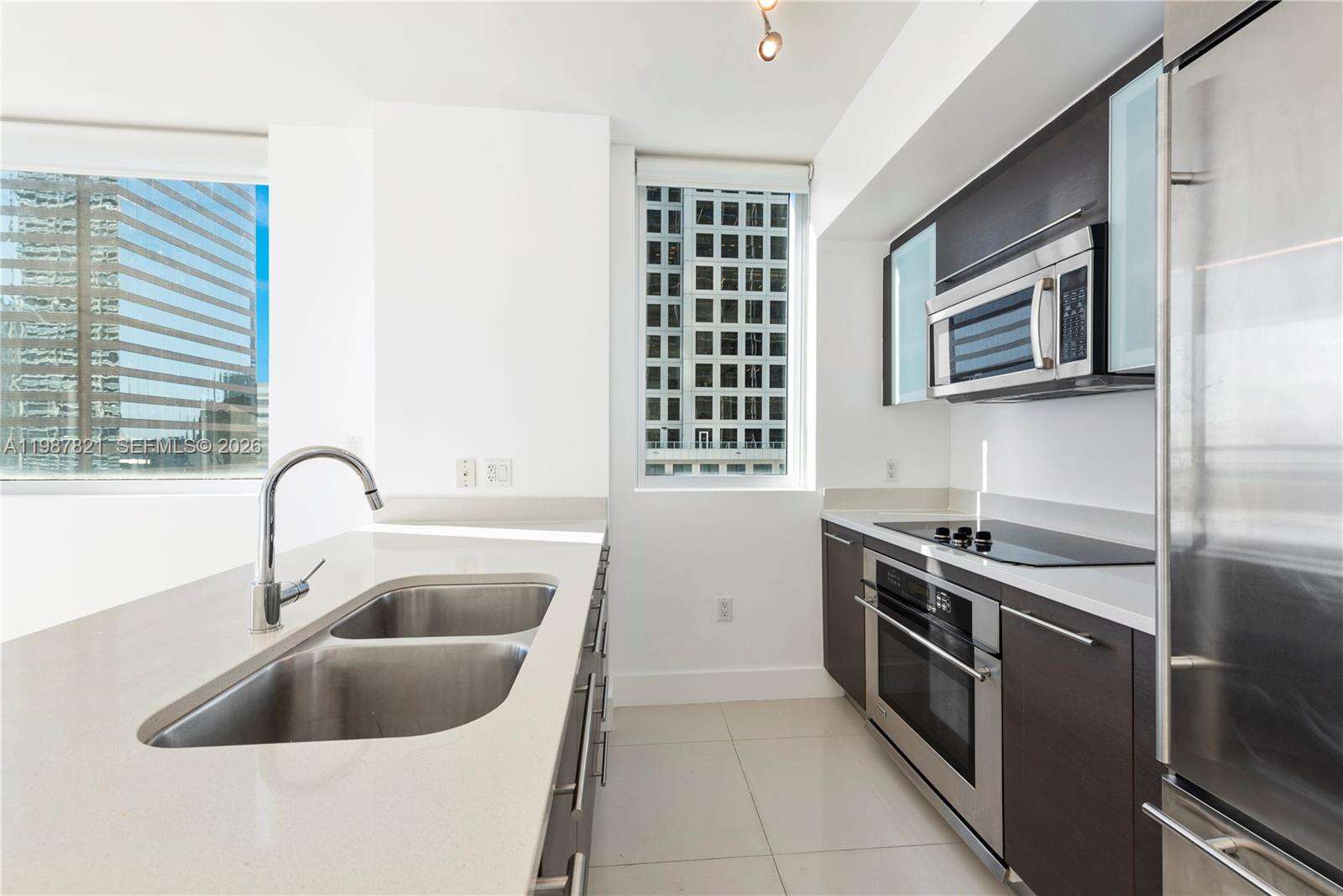 500 Brickell at 500 Brickell Ave, Miami, FL 33131 - For Sale photo 8