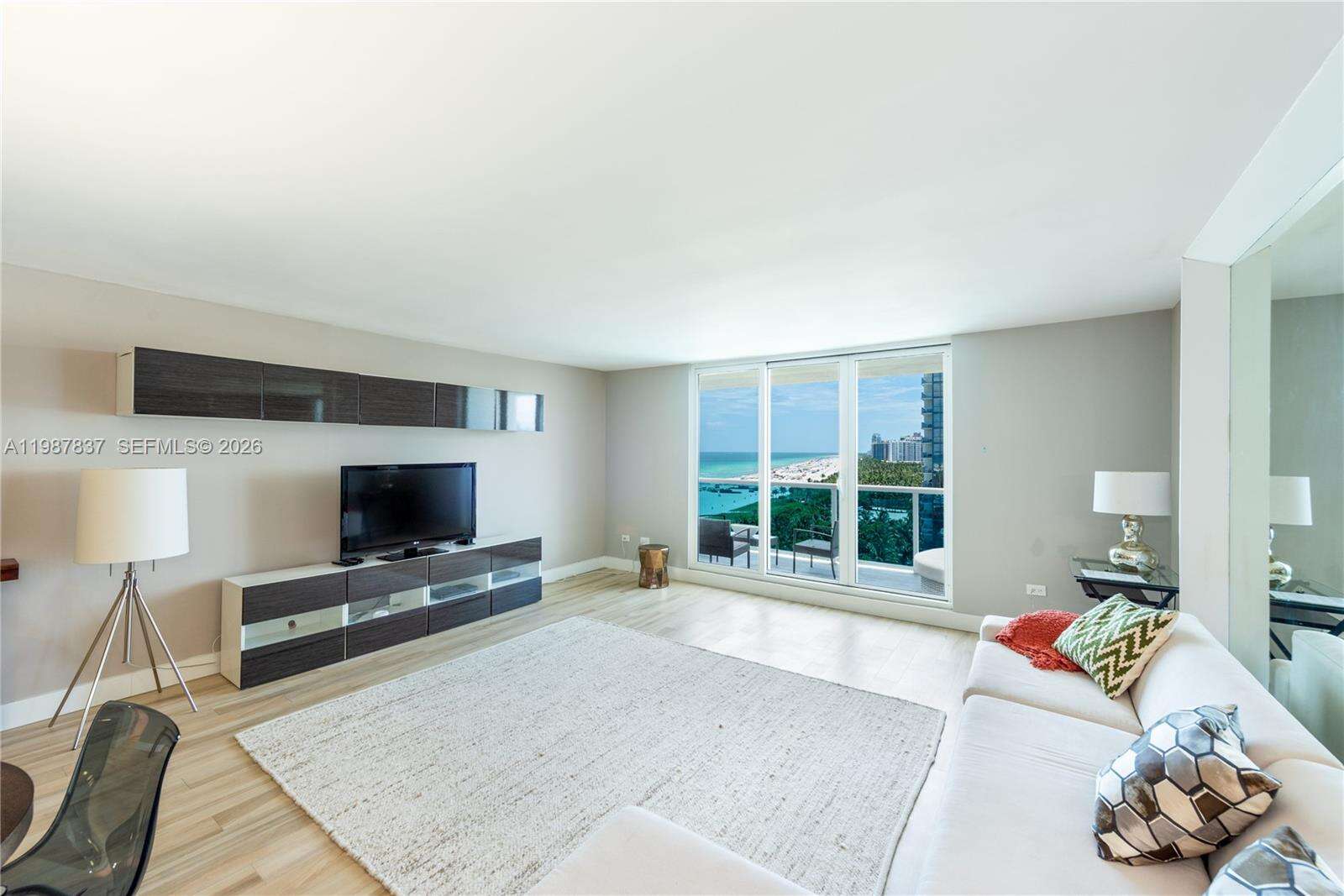 RONEY PALACE - 2301 Collins Ave, Miami Beach, FL 33139 | Picture 4