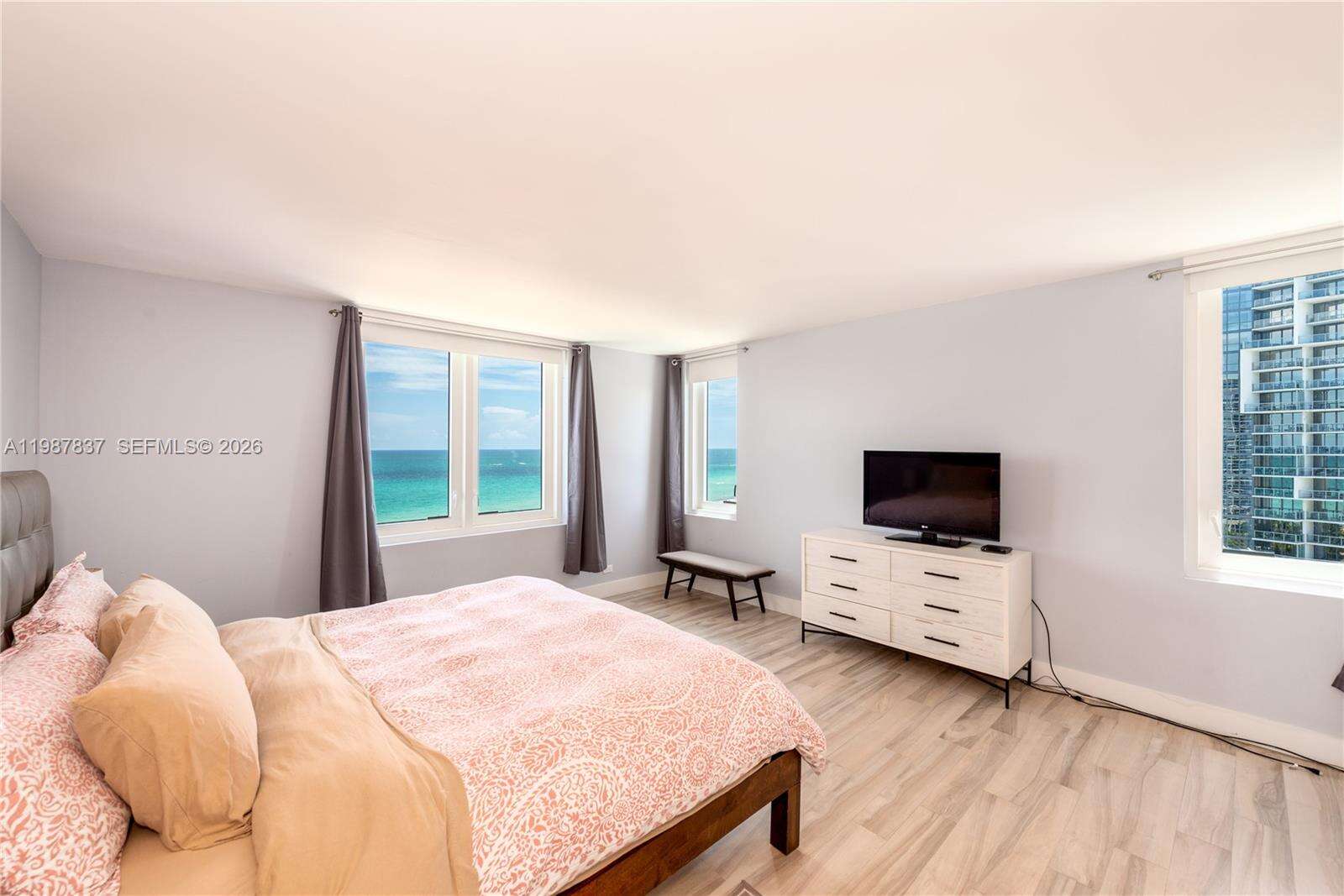 RONEY PALACE - 2301 Collins Ave, Miami Beach, FL 33139 | Picture 7