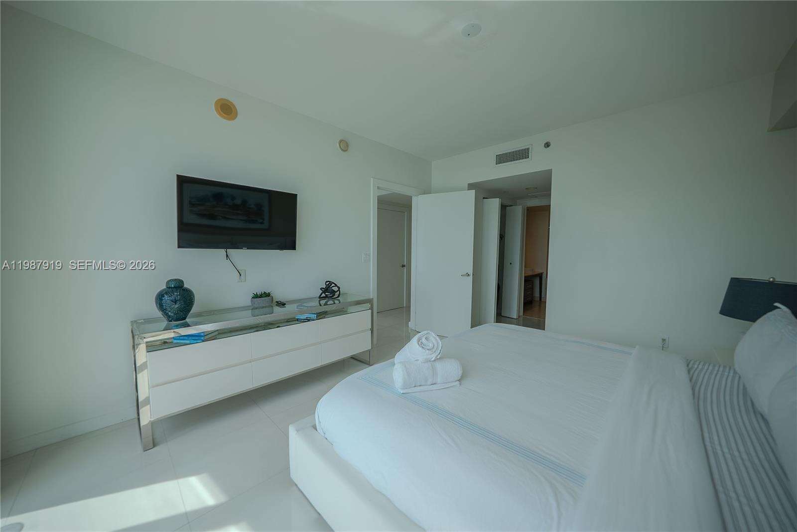 ICON BRICKELL CONDO NO 3 - , Miami, FL 33131 | Picture 18