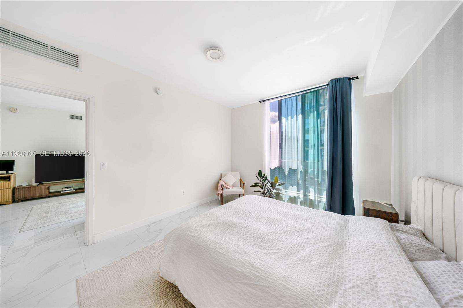 Met 1 at 300 Biscayne Blvd, Miami, FL 33131 - For Sale photo 12