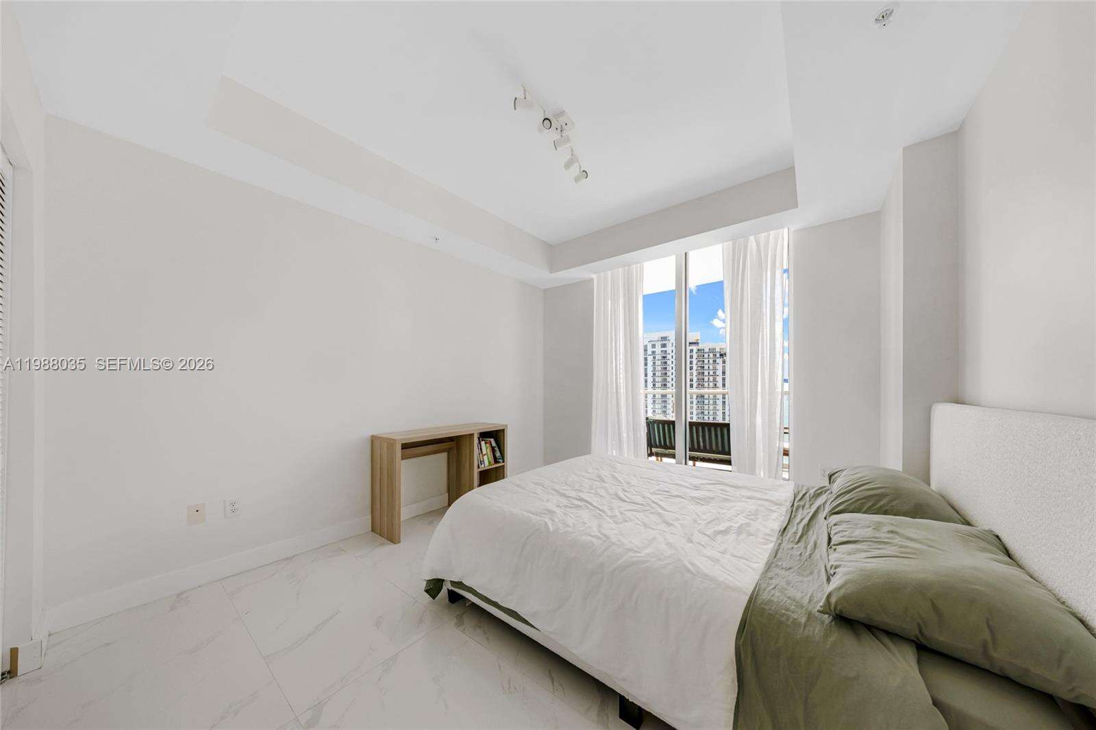 Met 1 at 300 Biscayne Blvd, Miami, FL 33131 - For Sale photo 18