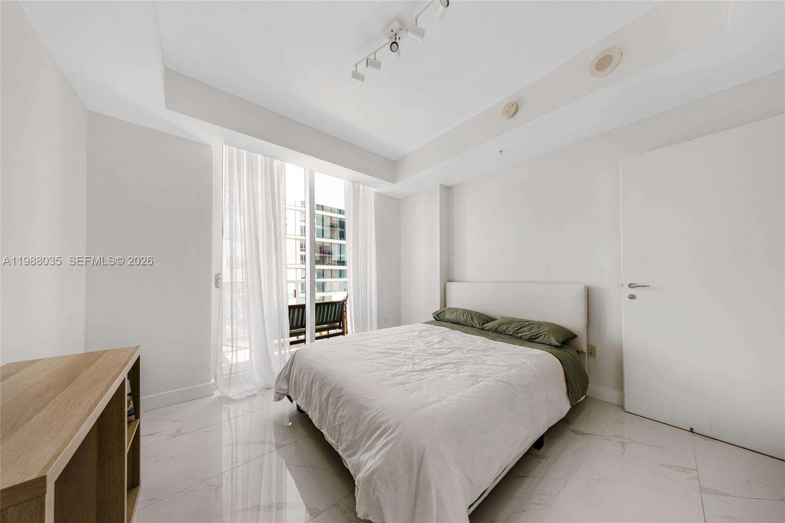 Met 1 at 300 Biscayne Blvd, Miami, FL 33131 - For Sale photo 19