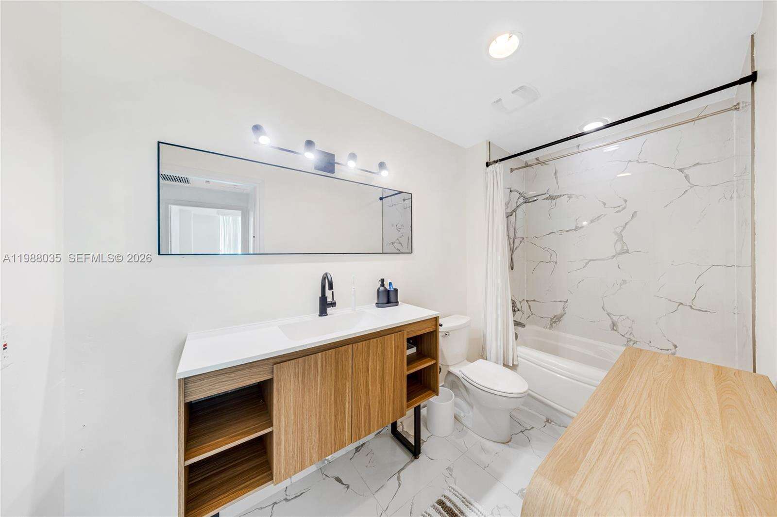 Met 1 at 300 Biscayne Blvd, Miami, FL 33131 - For Sale photo 20