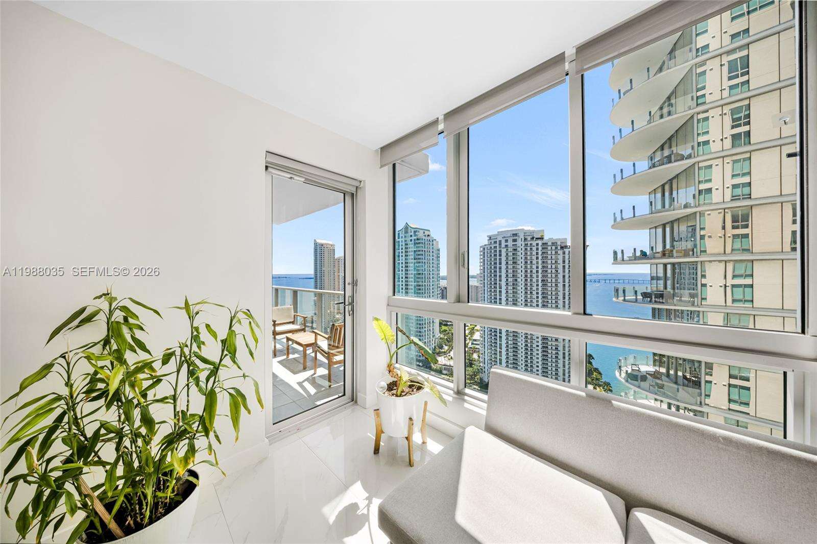 Met 1 at 300 Biscayne Blvd, Miami, FL 33131 - For Sale photo 3