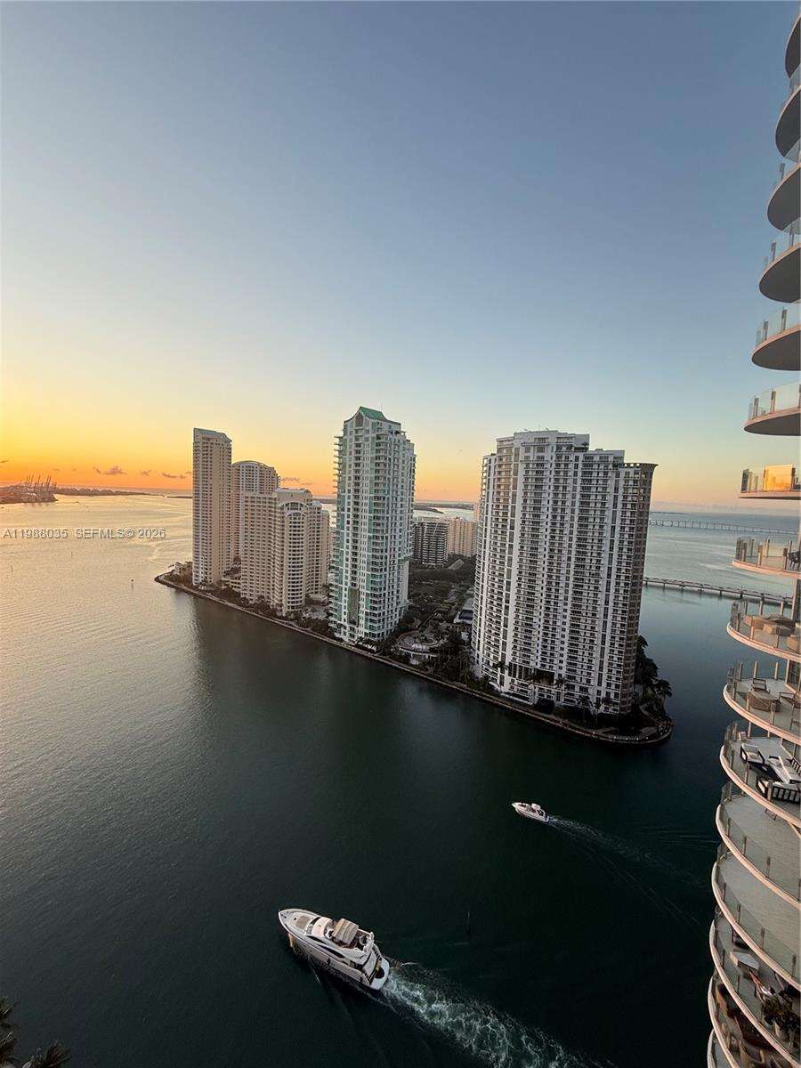 Met 1 at 300 Biscayne Blvd, Miami, FL 33131 - For Sale photo 25