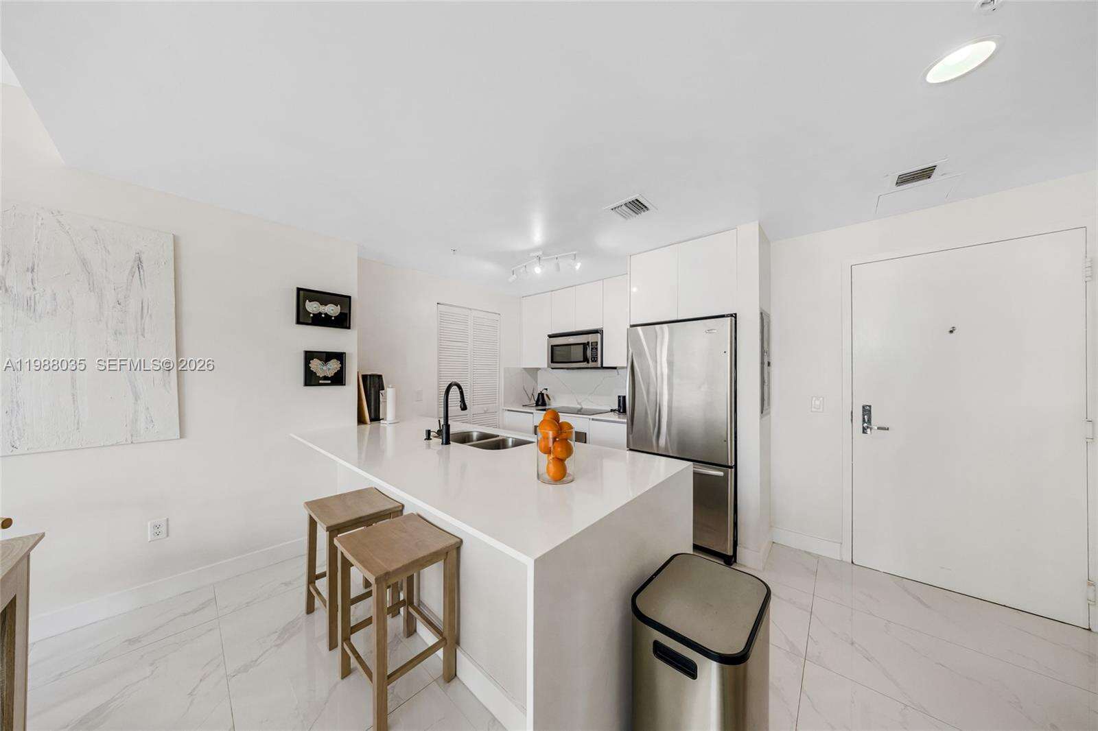 Met 1 at 300 Biscayne Blvd, Miami, FL 33131 - For Sale photo 8